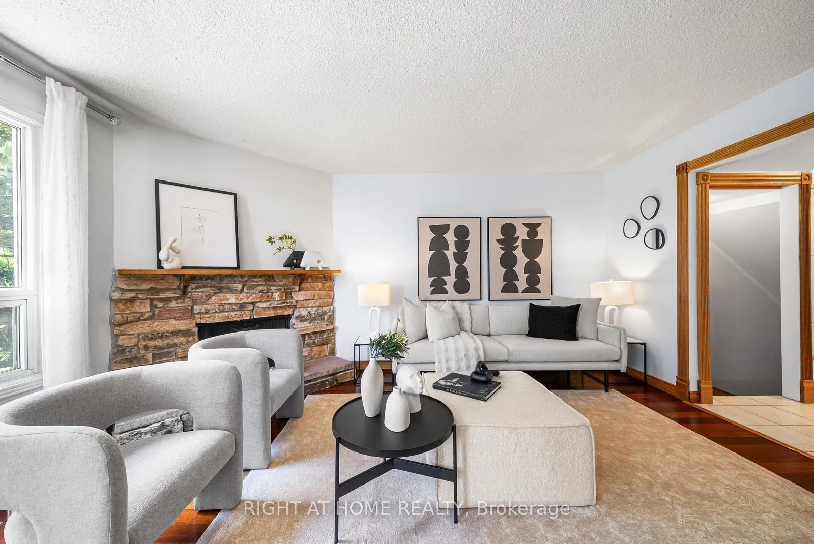 Photo 13 of 8 Kindale Way, Markham, Thornhill — HOMEH