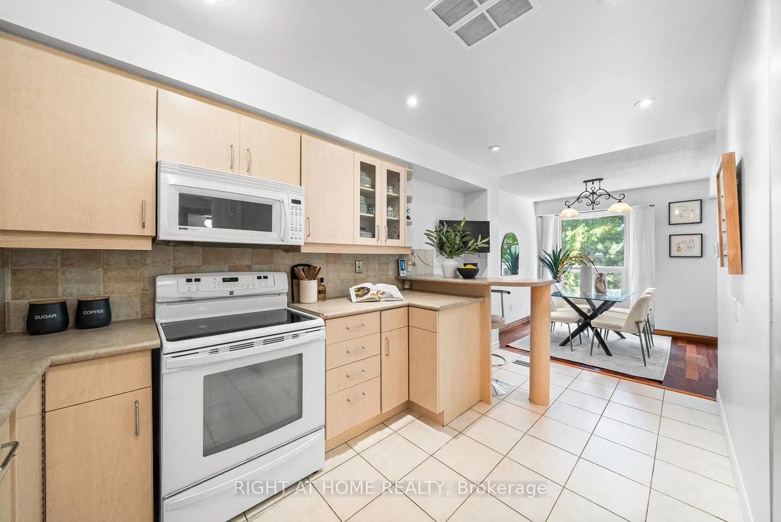 Photo 17 of 8 Kindale Way, Markham, Thornhill — HOMEH