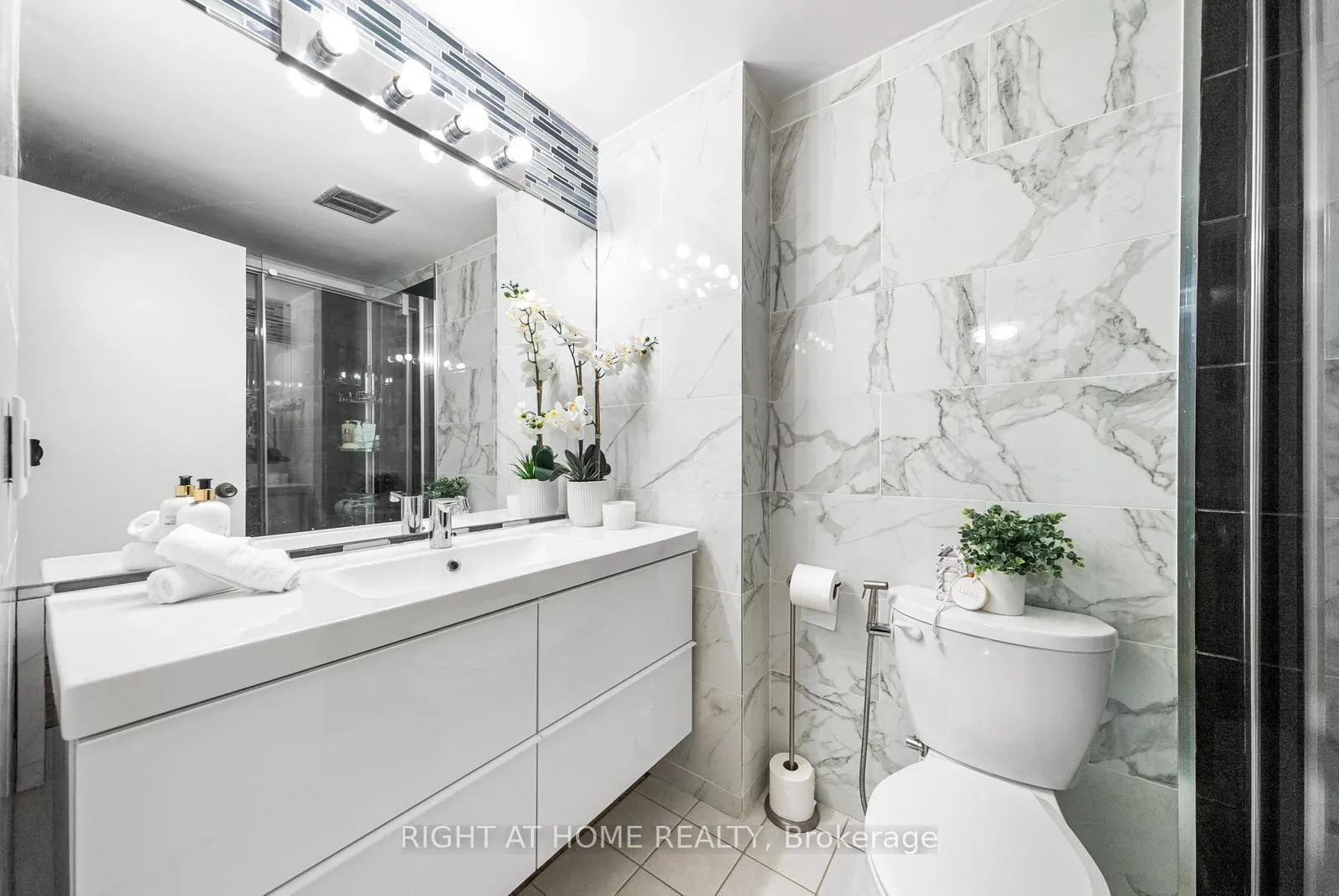Photo 26 of 8 Kindale Way, Markham, Thornhill — HOMEH
