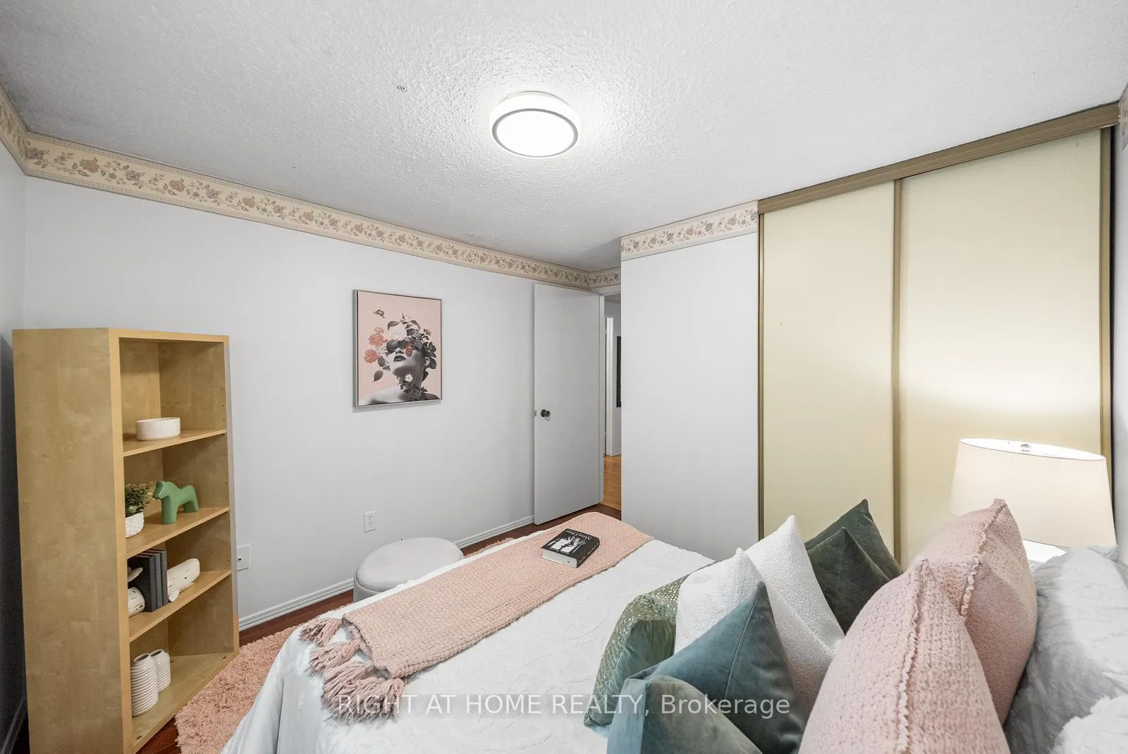 Photo 31 of 8 Kindale Way, Markham, Thornhill — HOMEH