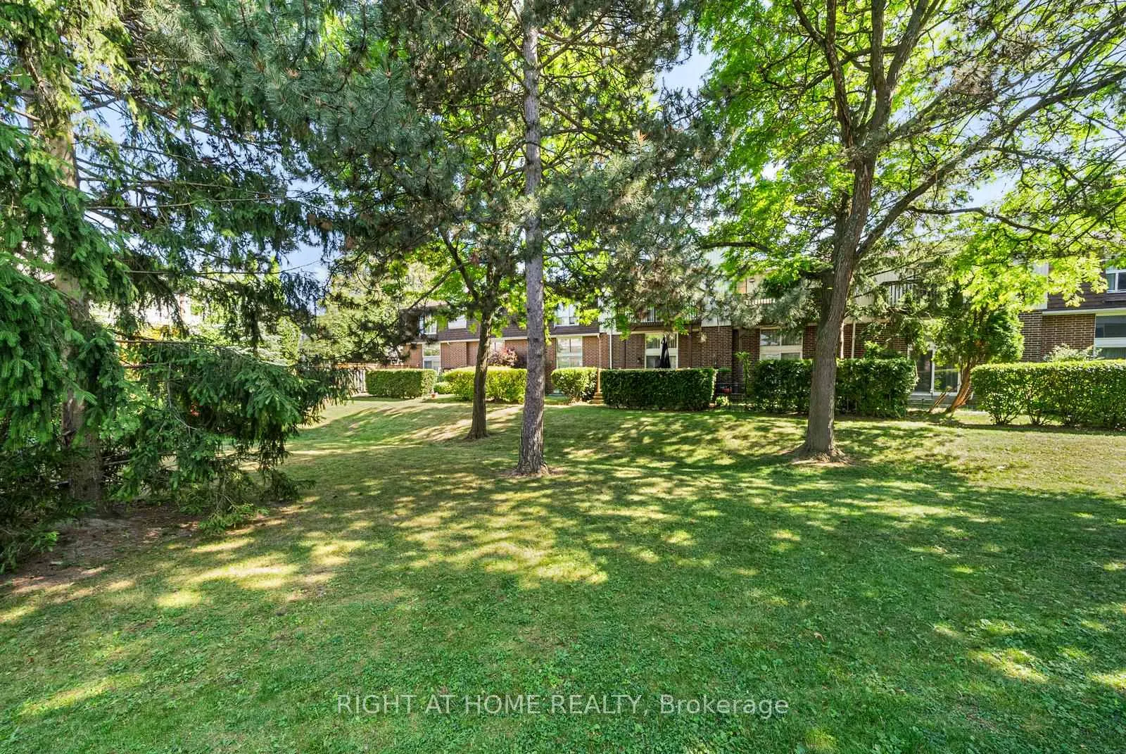 Photo 34 of 8 Kindale Way, Markham, Thornhill — HOMEH