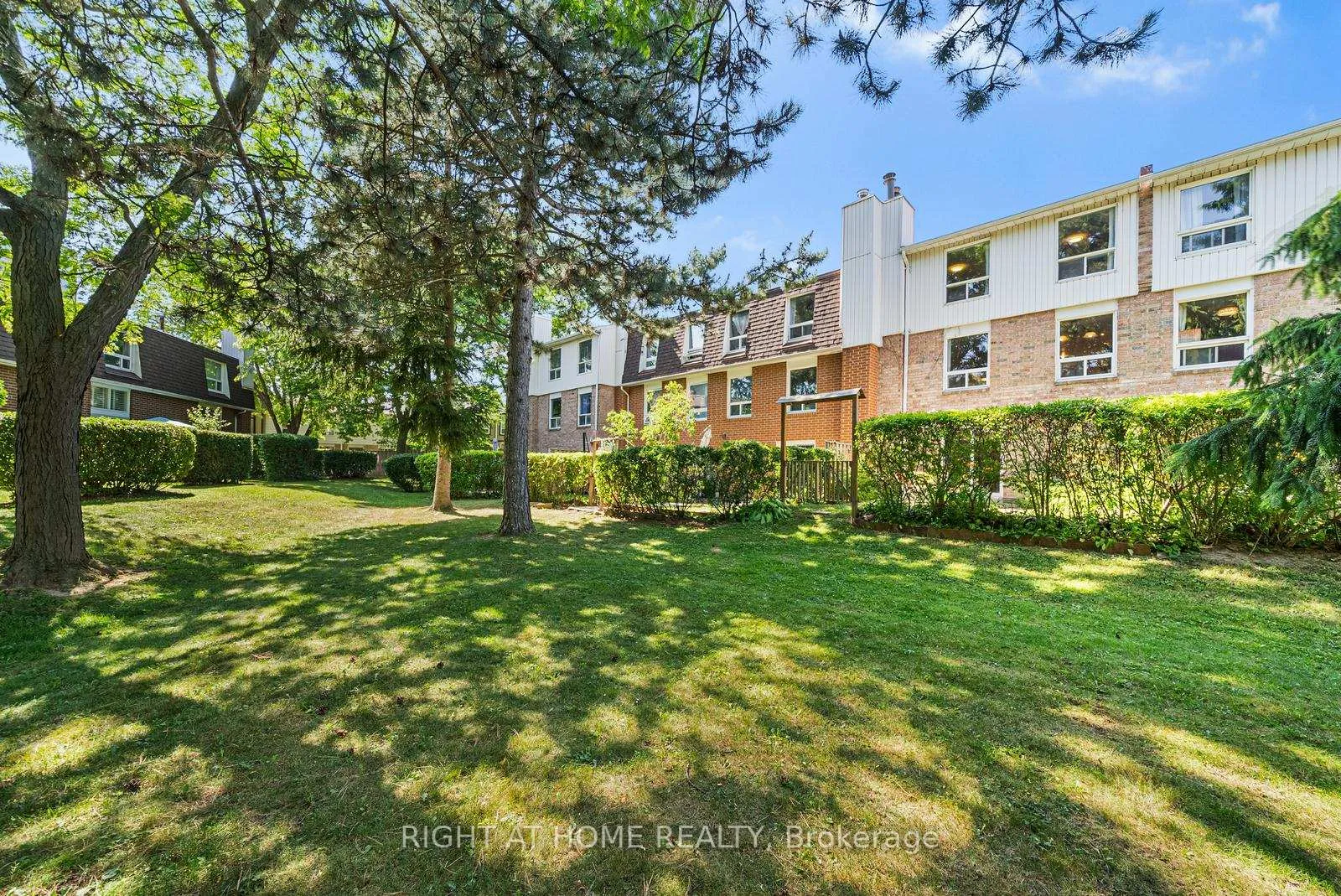 Photo 37 of 8 Kindale Way, Markham, Thornhill — HOMEH