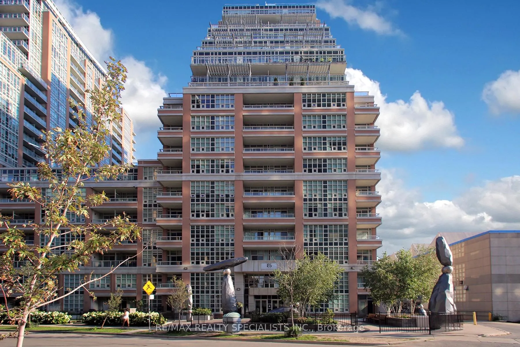 Front of Unit 1419, 85 East Liberty Street