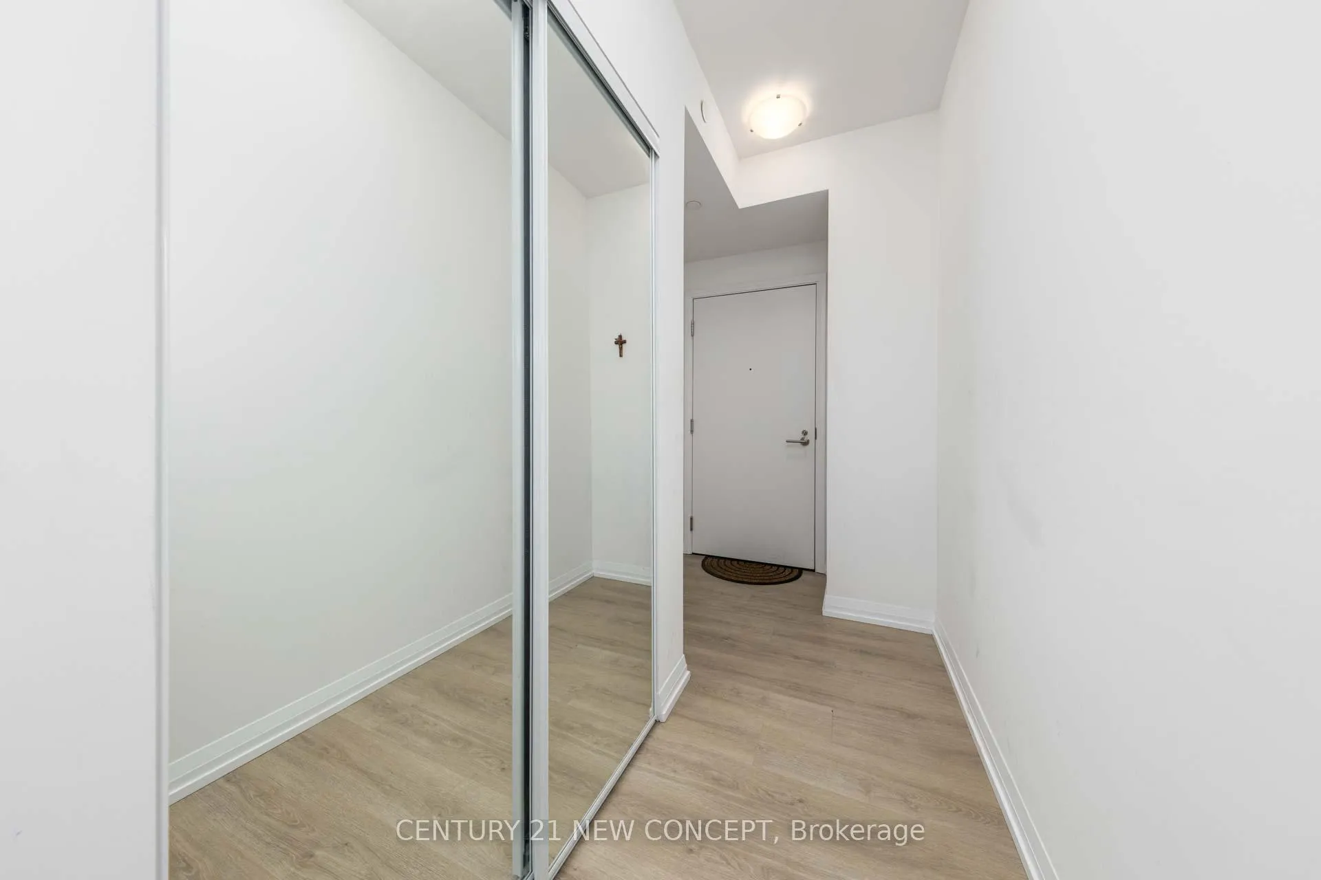 Front of Unit 1503, 25 Holly Street