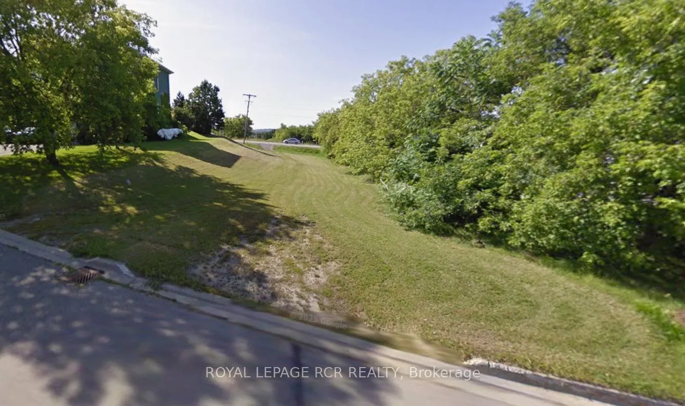 Photo 2 of 9-11 Annamaria Drive, Georgina, Keswick North — HOMEH