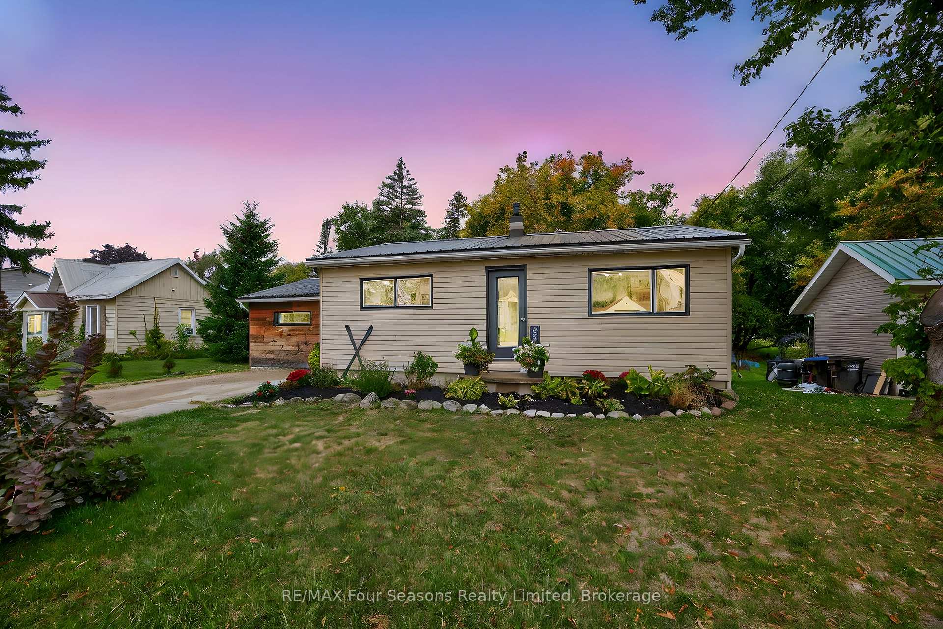 Photo 1 of 210 Brock Street, Clearview, Stayner — HOMEH