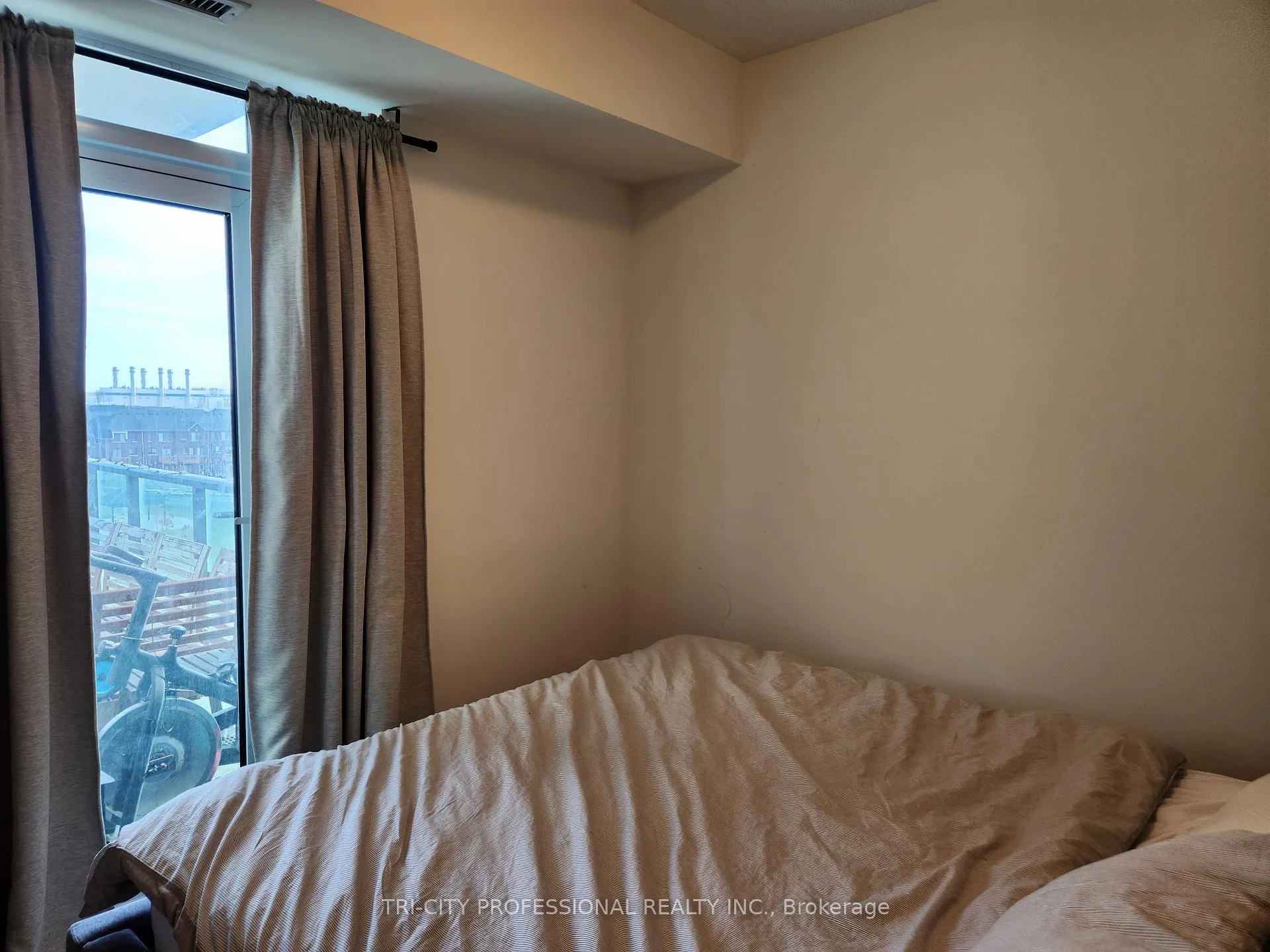 Photo 4 of Unit 402, 65 Yorkland Boulevard, Brampton, Goreway Drive Corridor — HOMEH