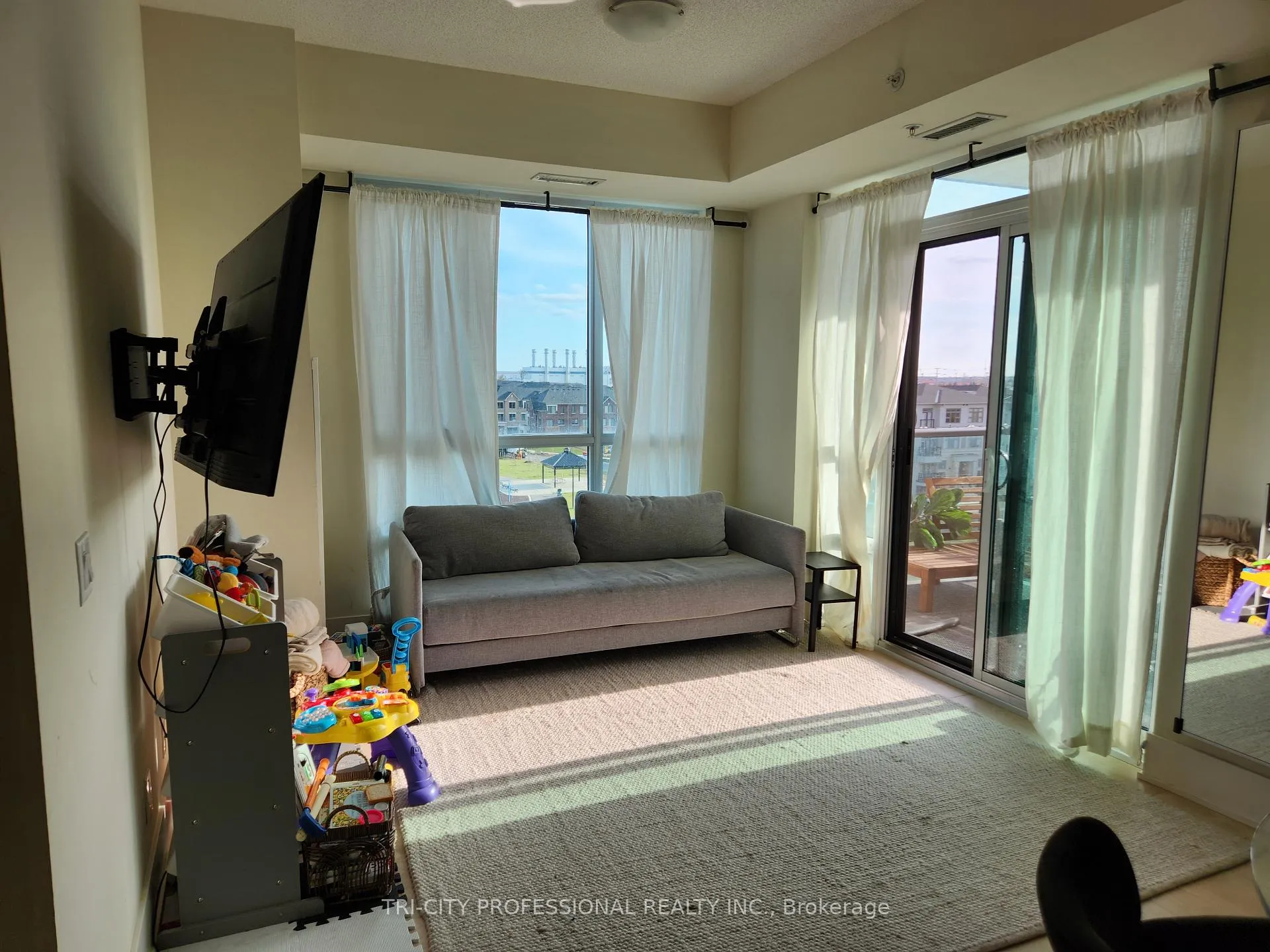 Photo 12 of Unit 402, 65 Yorkland Boulevard, Brampton, Goreway Drive Corridor — HOMEH