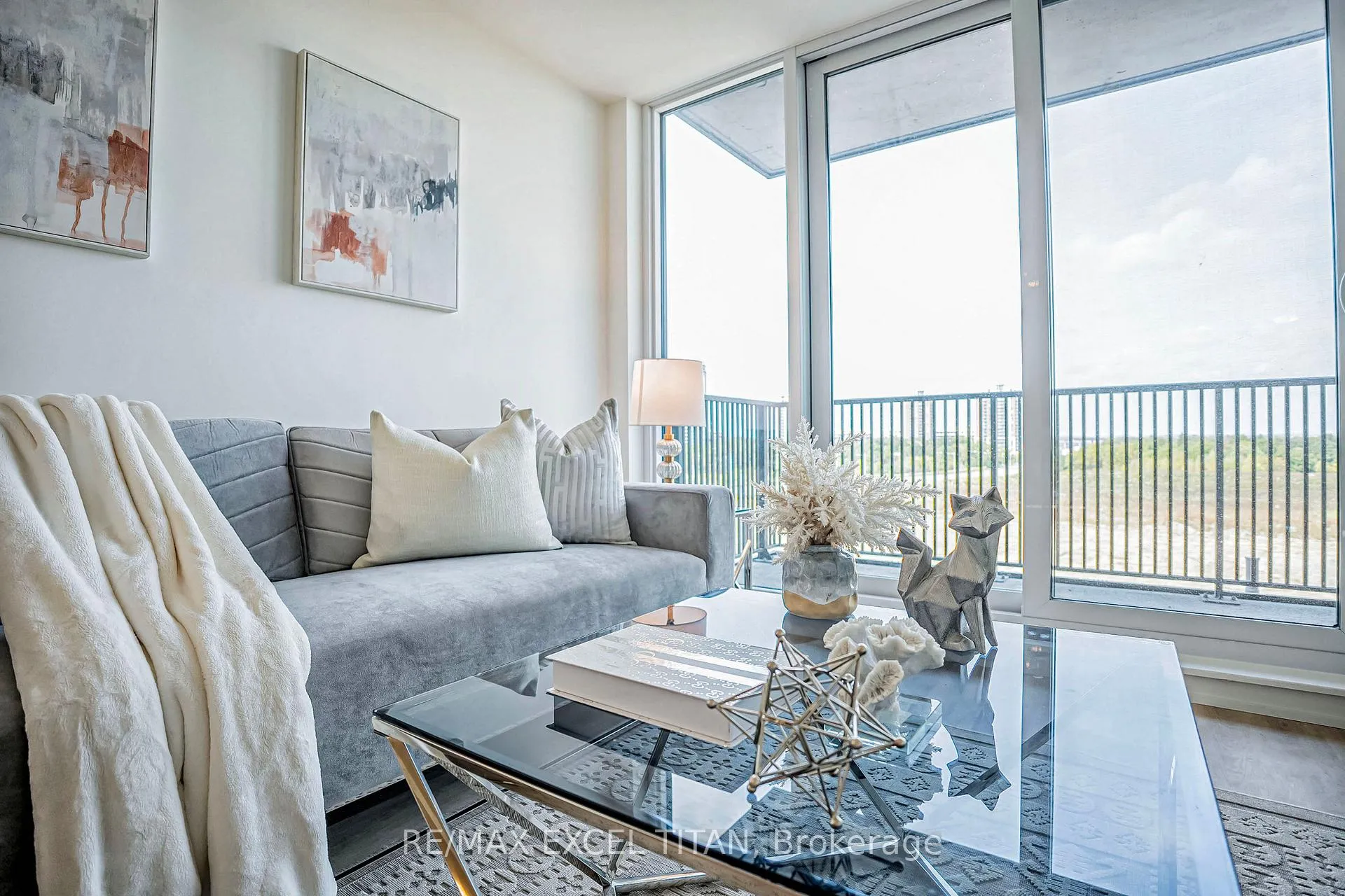 Photo 11 of Unit 411, 38 Simcoe Promenade, Markham, Unionville — HOMEH