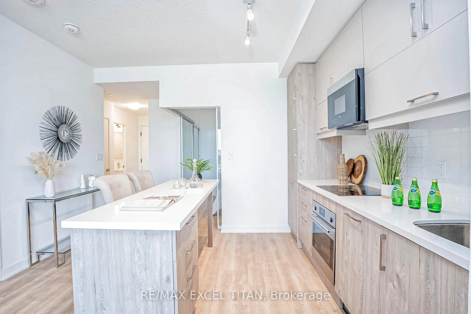 Photo 15 of Unit 411, 38 Simcoe Promenade, Markham, Unionville — HOMEH