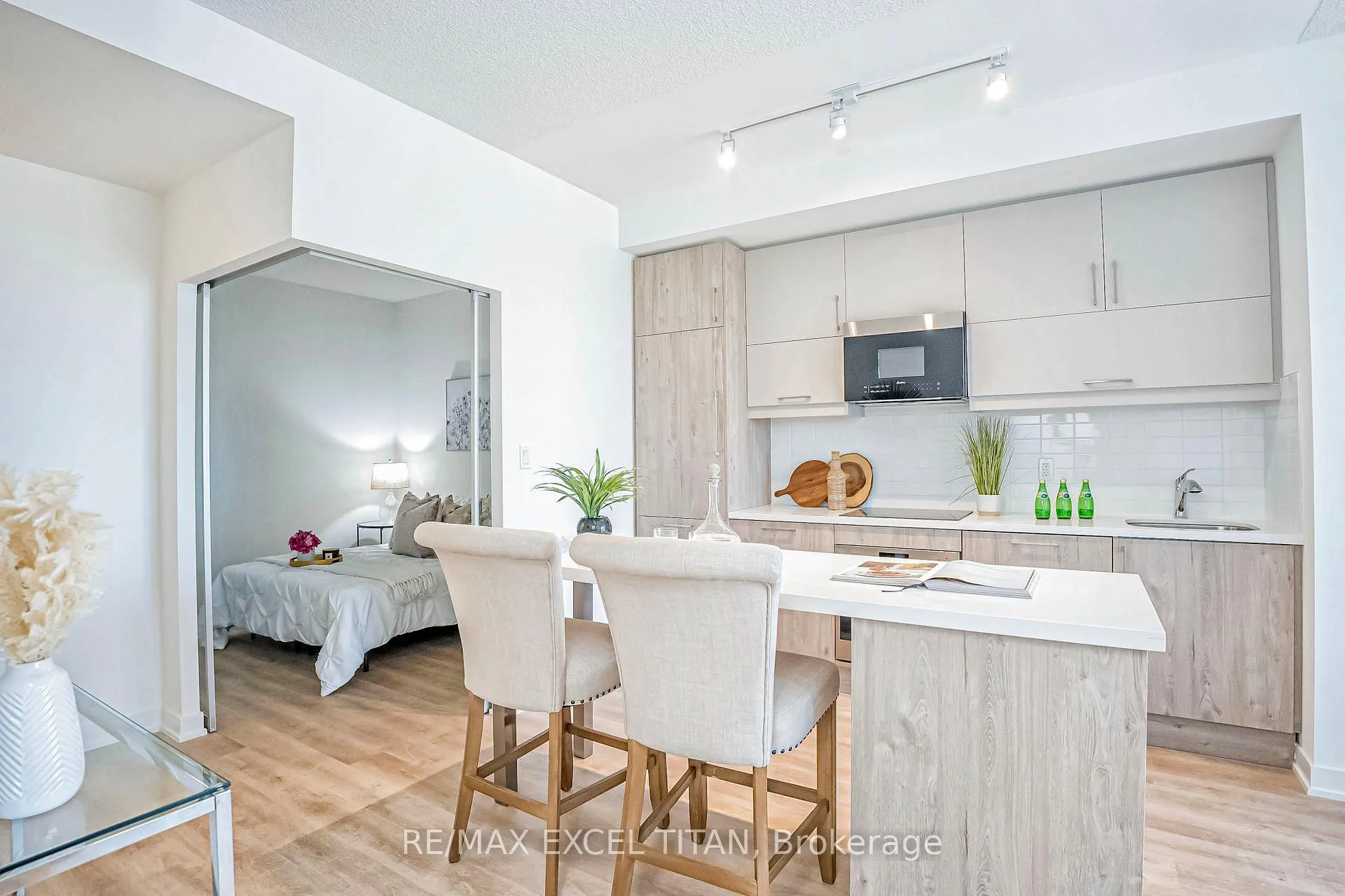 Photo 17 of Unit 411, 38 Simcoe Promenade, Markham, Unionville — HOMEH