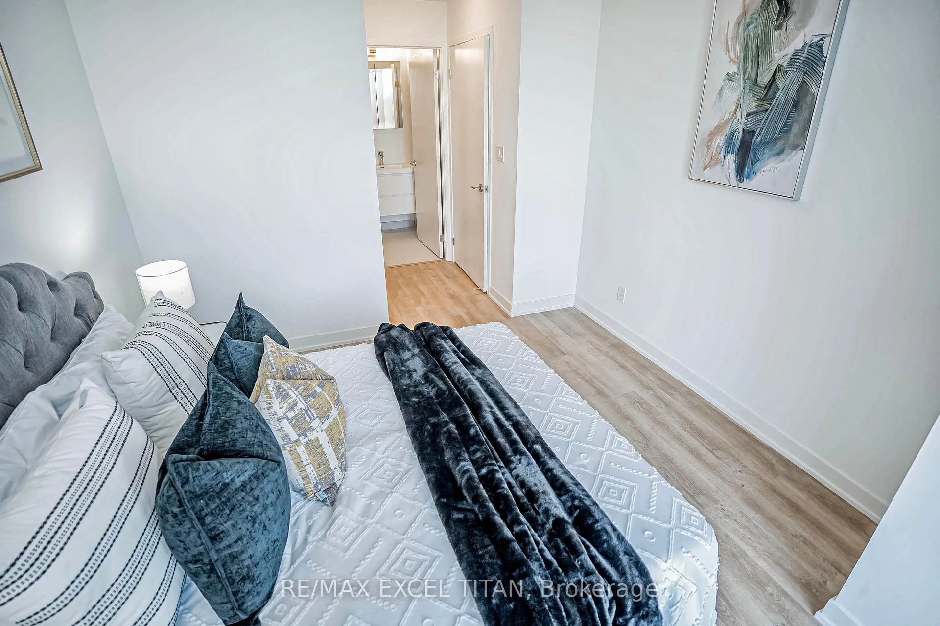 Photo 23 of Unit 411, 38 Simcoe Promenade, Markham, Unionville — HOMEH