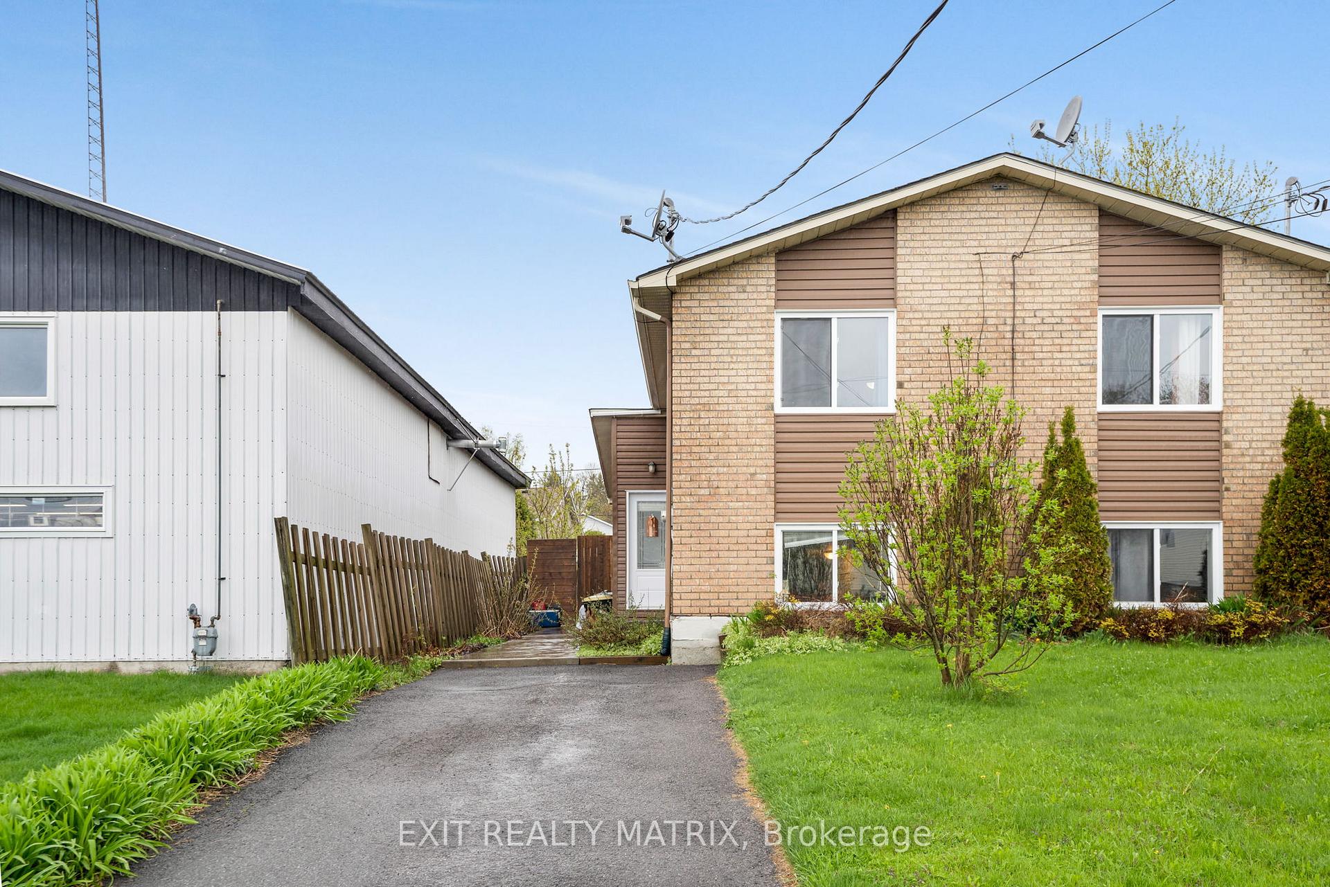 Photo 1 of Unit B, 72 Boyd Street, Champlain, Vankleek Hill — HOMEH
