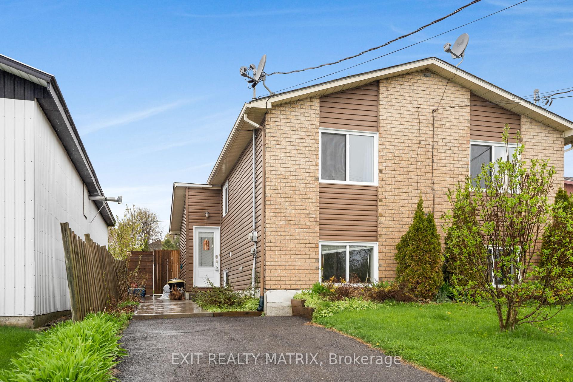 Photo 2 of Unit B, 72 Boyd Street, Champlain, Vankleek Hill — HOMEH
