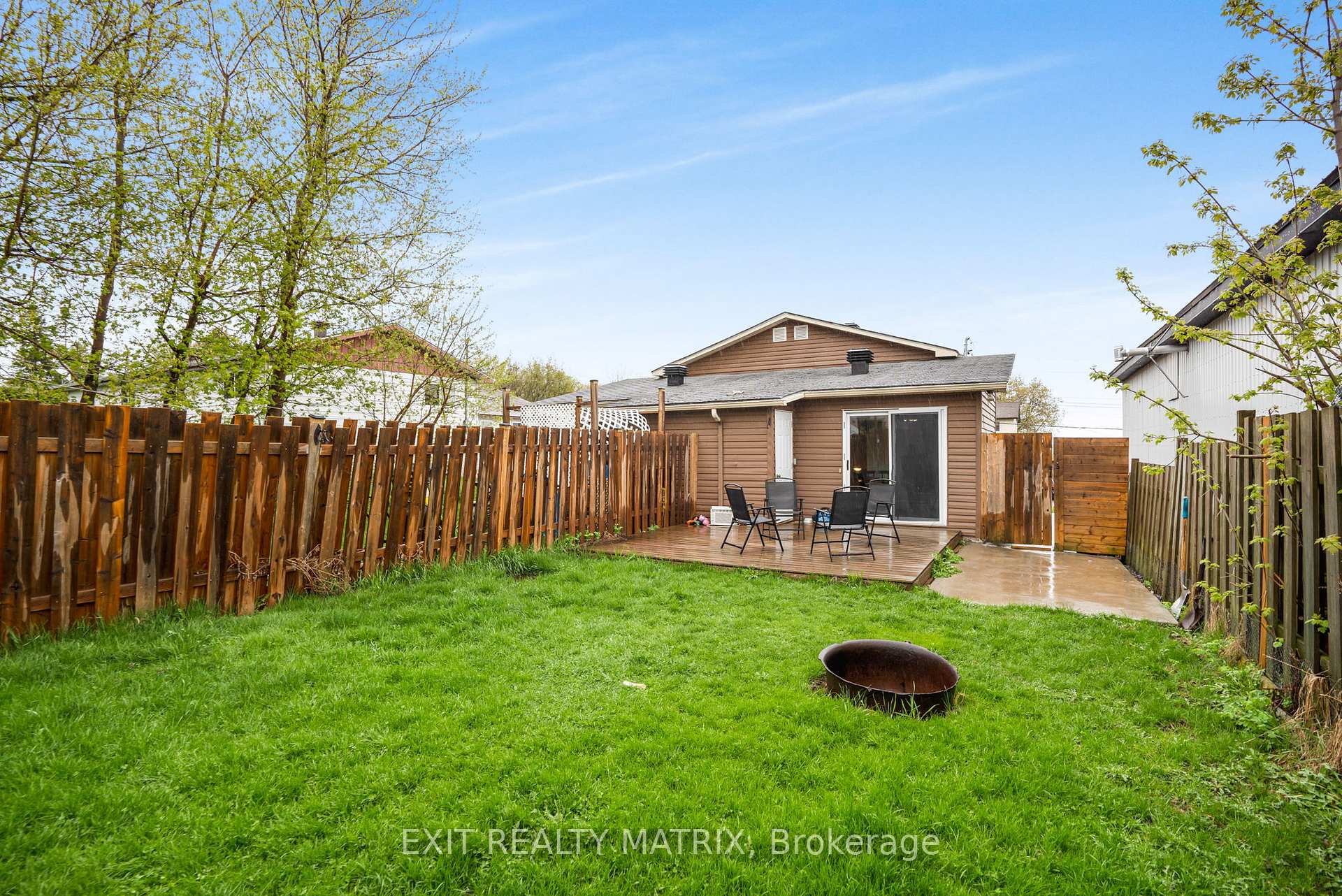 Photo 6 of Unit B, 72 Boyd Street, Champlain, Vankleek Hill — HOMEH