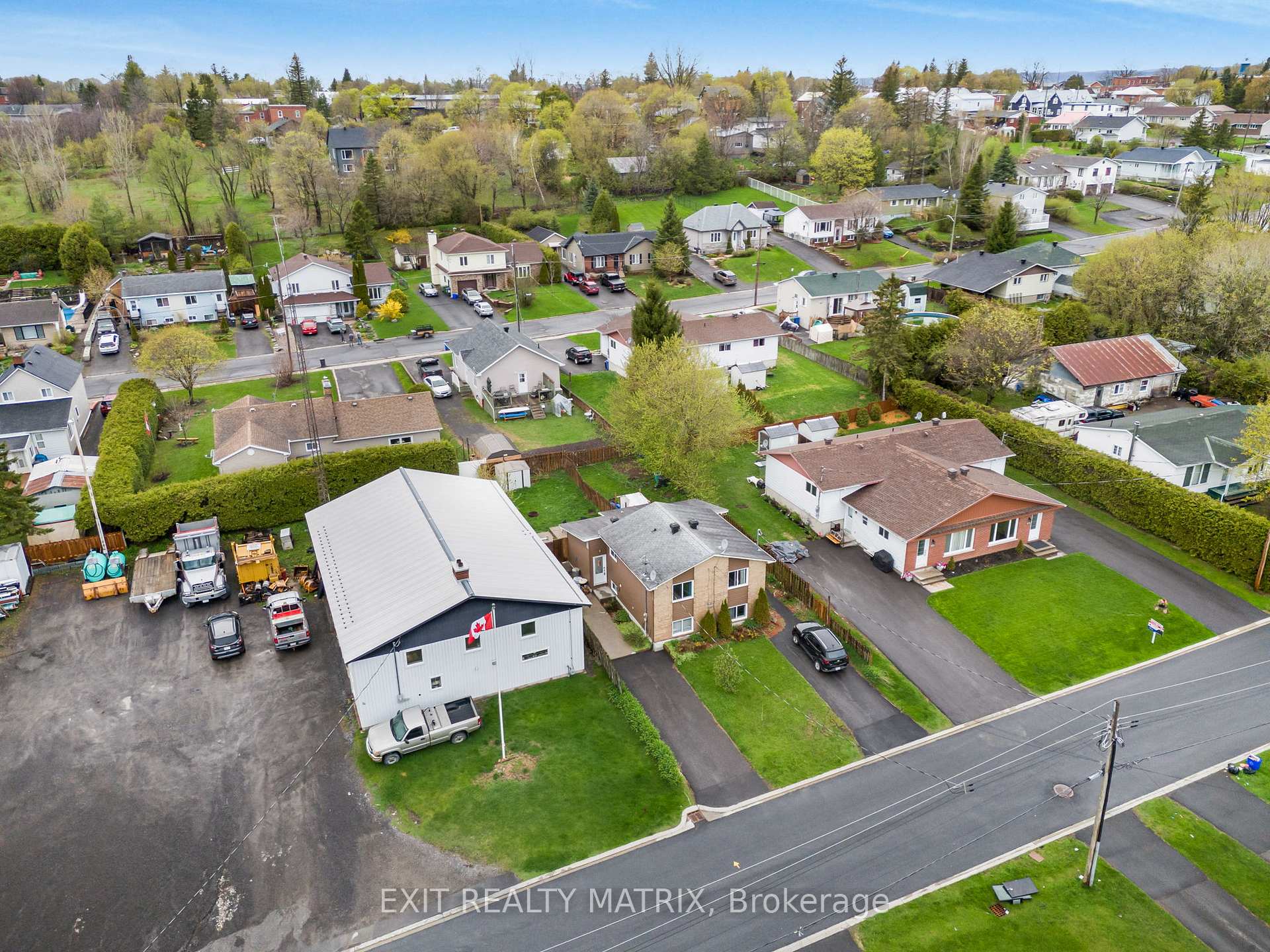 Photo 21 of Unit B, 72 Boyd Street, Champlain, Vankleek Hill — HOMEH