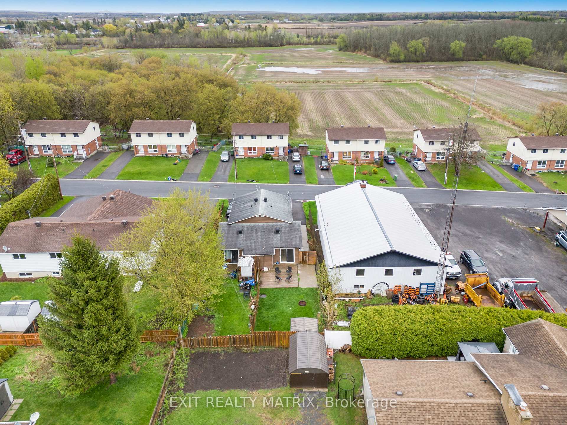 Photo 23 of Unit B, 72 Boyd Street, Champlain, Vankleek Hill — HOMEH