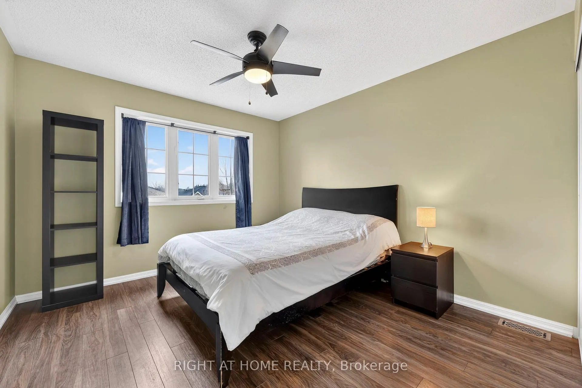 Photo 26 of 65 Bird Street, Barrie, Edgehill Drive — HOMEH