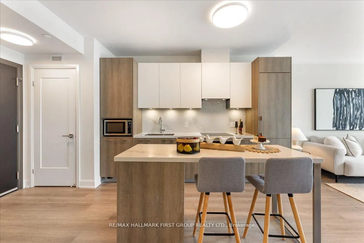 Photo 3 of Unit 1608, 8 Water Walk Drive, Markham, Unionville — HOMEH
