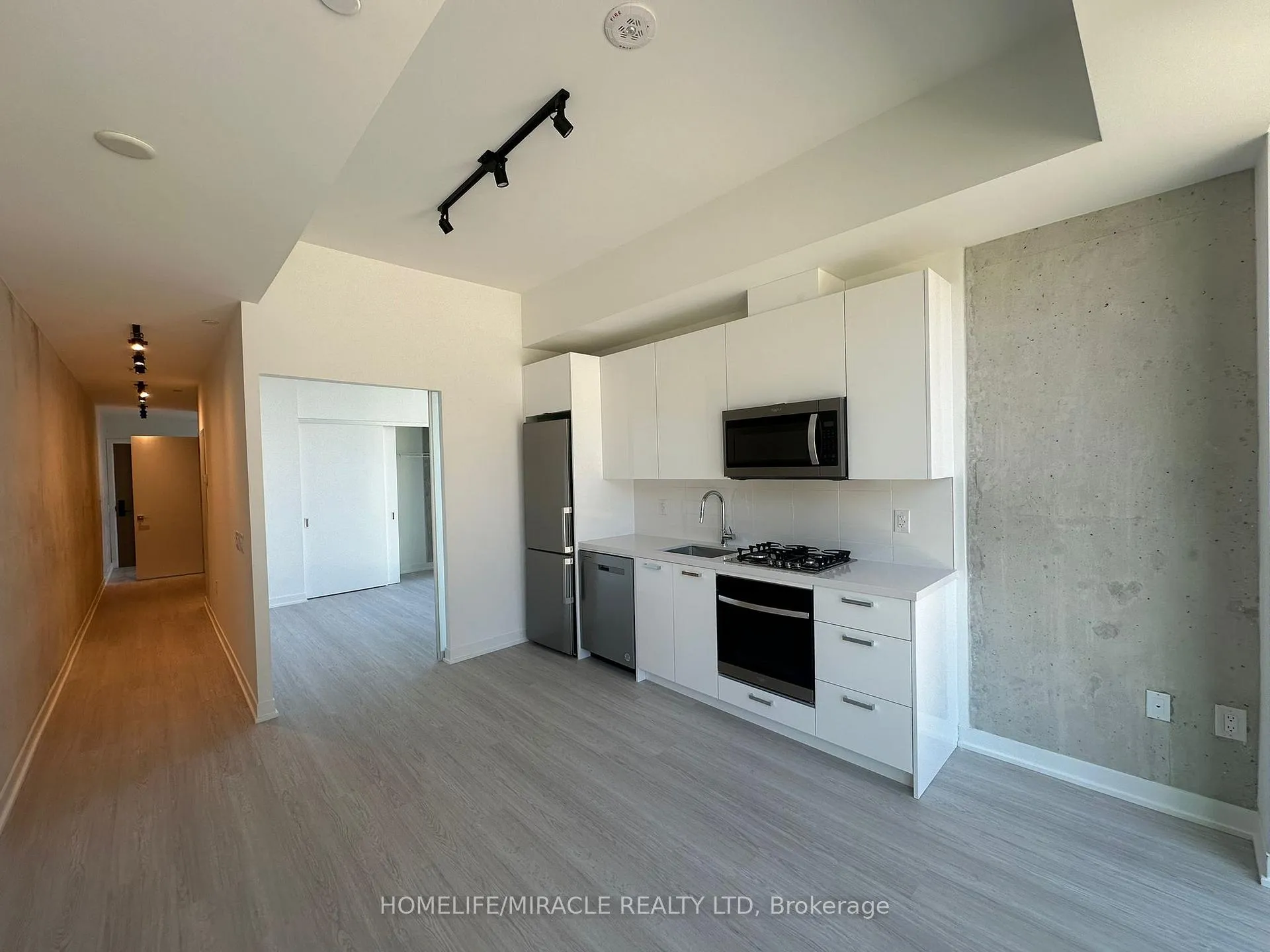 Front of Unit 706, 195 McCaul Street