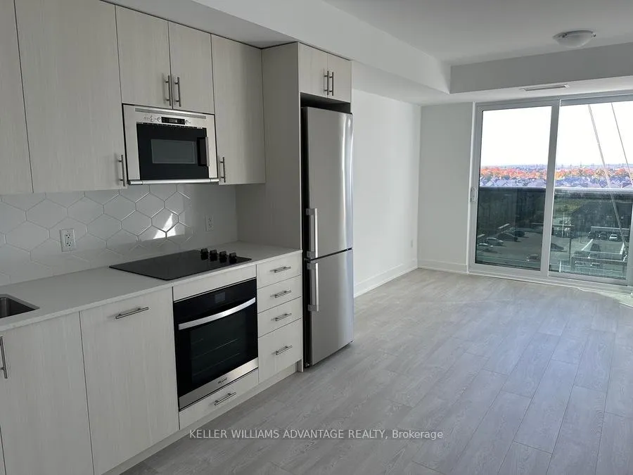 Front of Unit 809, 2545 Simcoe Street N
