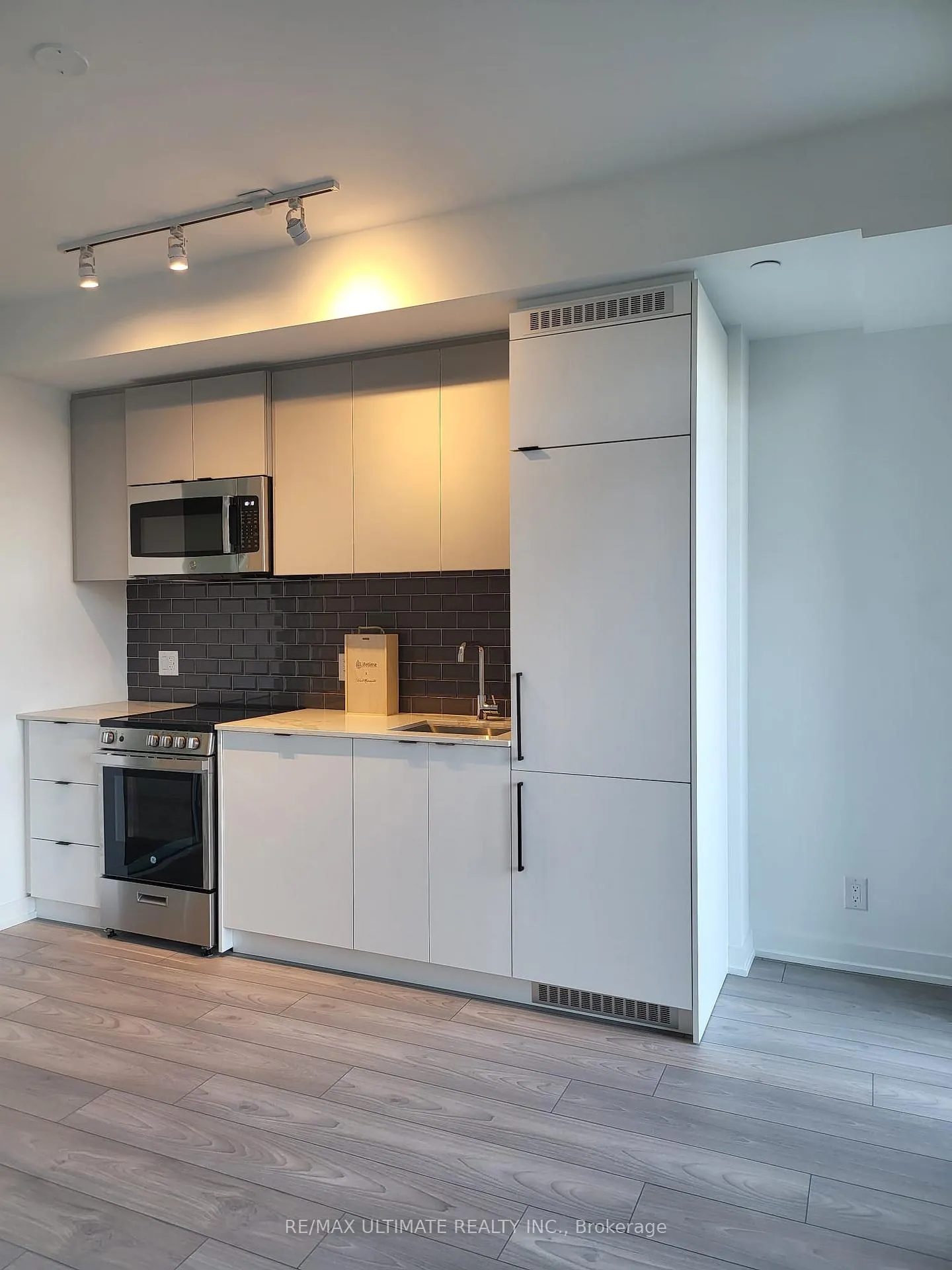 Photo 1 of Unit 304, 285 Dufferin Street, Toronto, South Parkdale — HOMEH