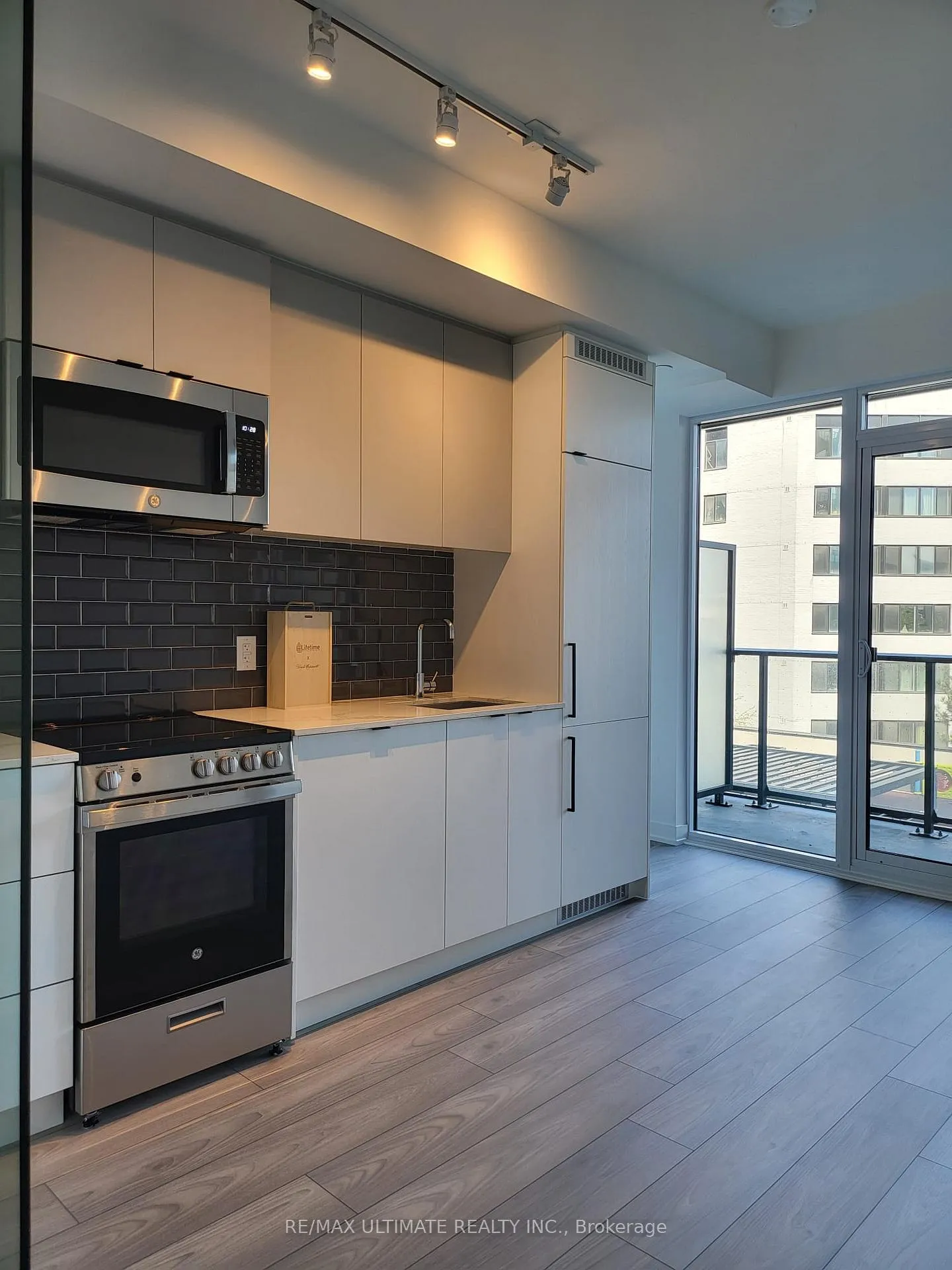 Photo 3 of Unit 304, 285 Dufferin Street, Toronto, South Parkdale — HOMEH