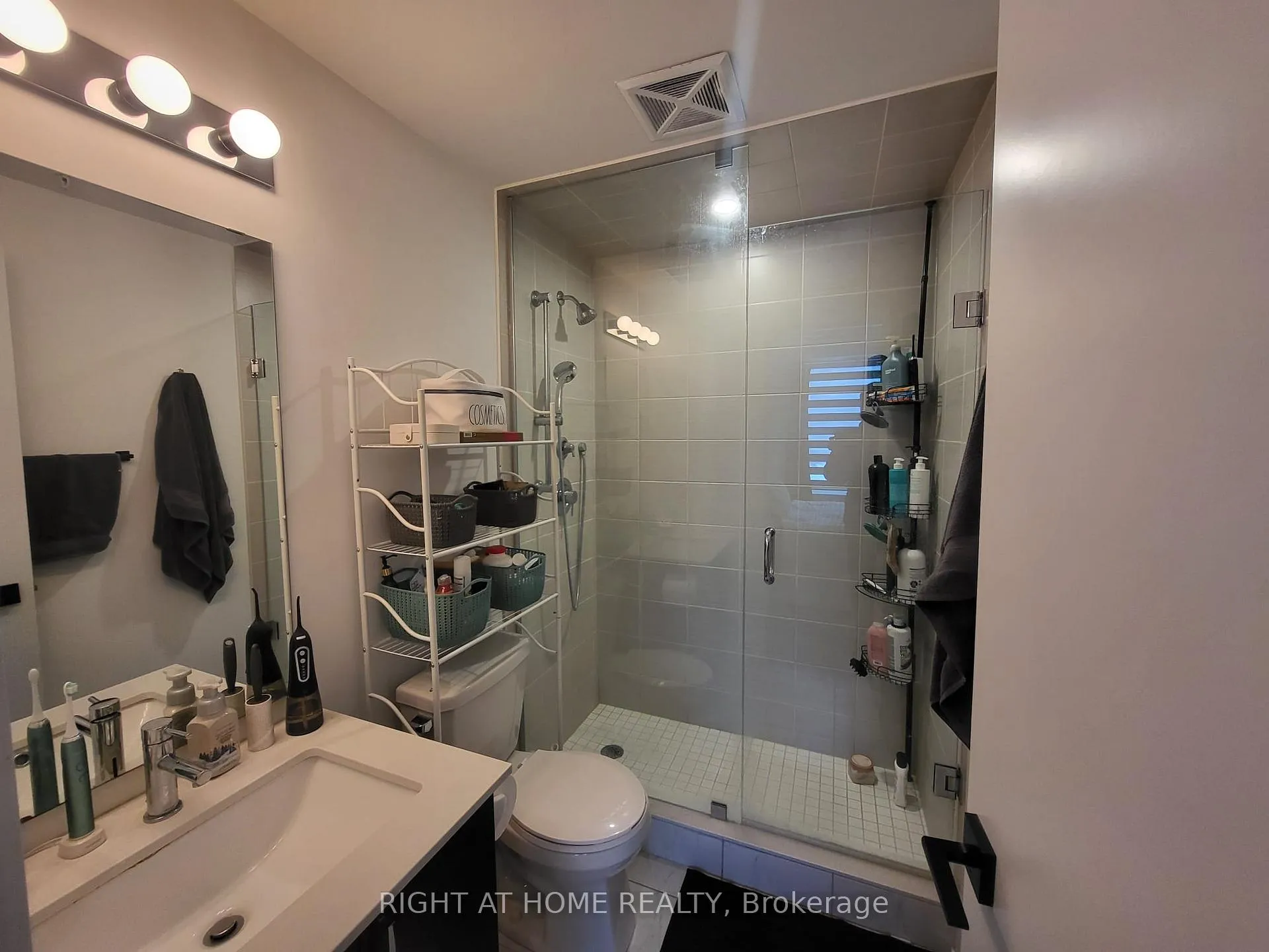 Photo 11 of Unit 207, 5 Chef Lane, Barrie, Rural Barrie Southeast — HOMEH
