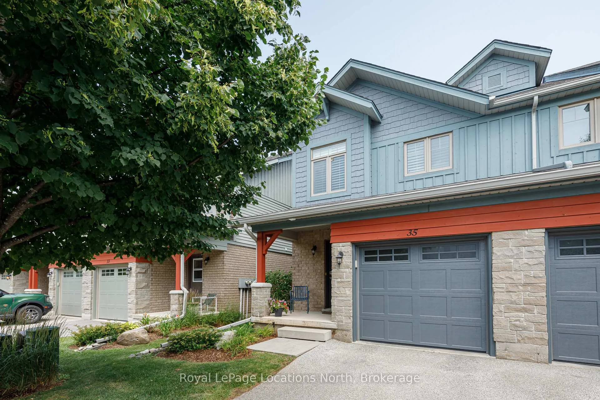 Front of 35 Silver Glen Boulevard