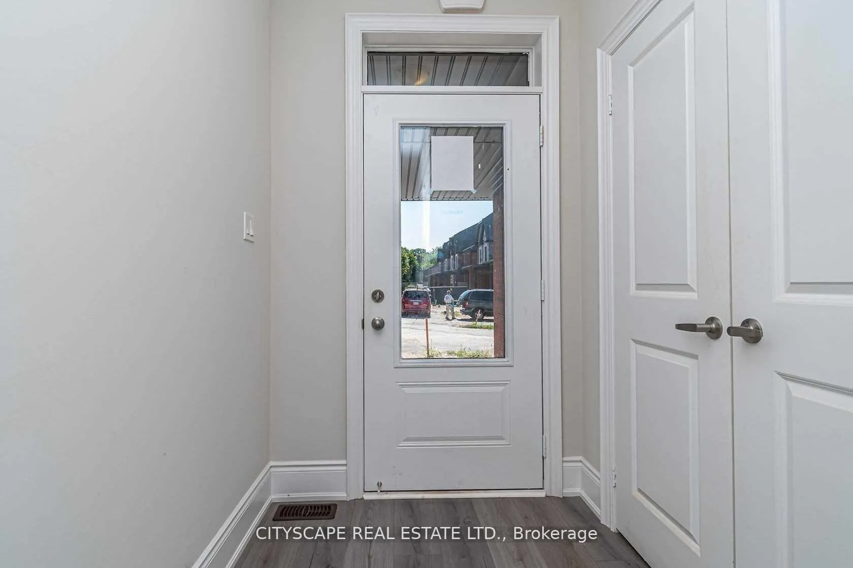 Photo 5 of 5228 Pinedale Drive, Burlington, Appleby — HOMEH