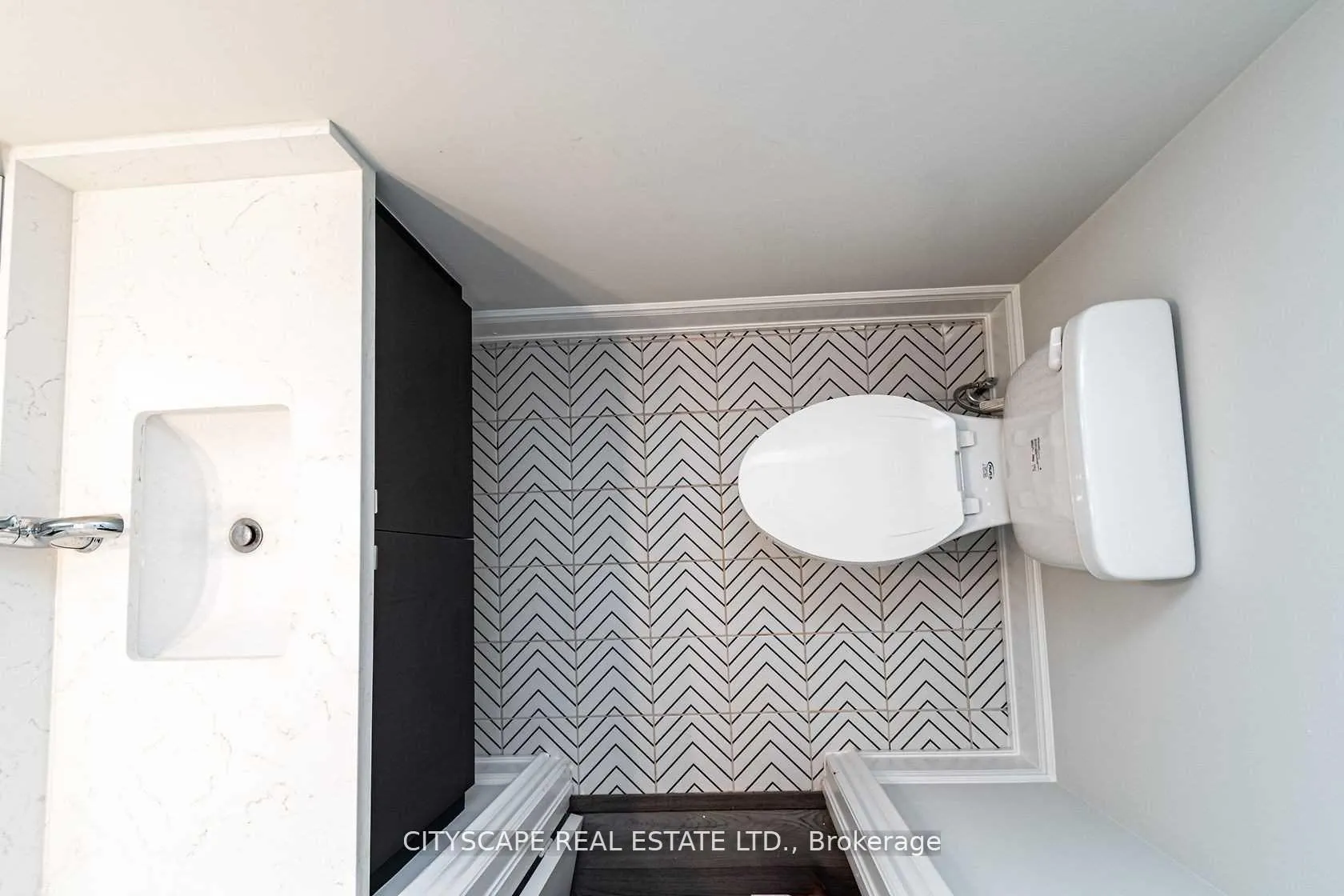 Photo 6 of 5228 Pinedale Drive, Burlington, Appleby — HOMEH
