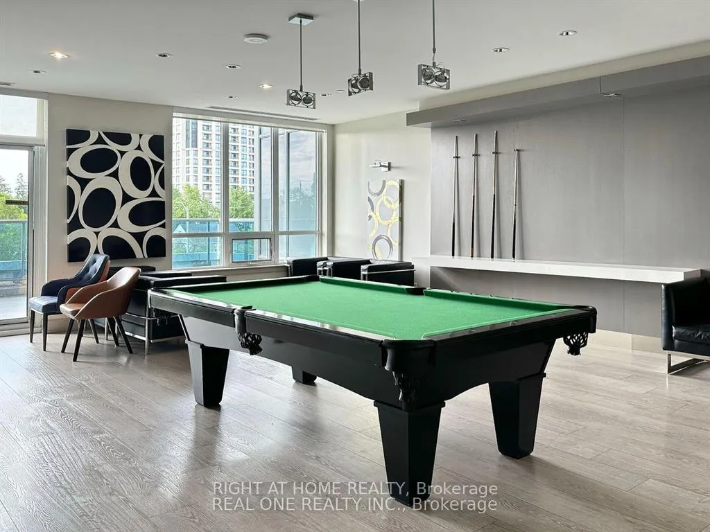 Photo 6 of Unit 1210, 7167 Yonge Street, Markham, Thornhill — HOMEH