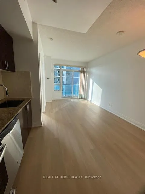 Photo 10 of Unit 1210, 7167 Yonge Street, Markham, Thornhill — HOMEH