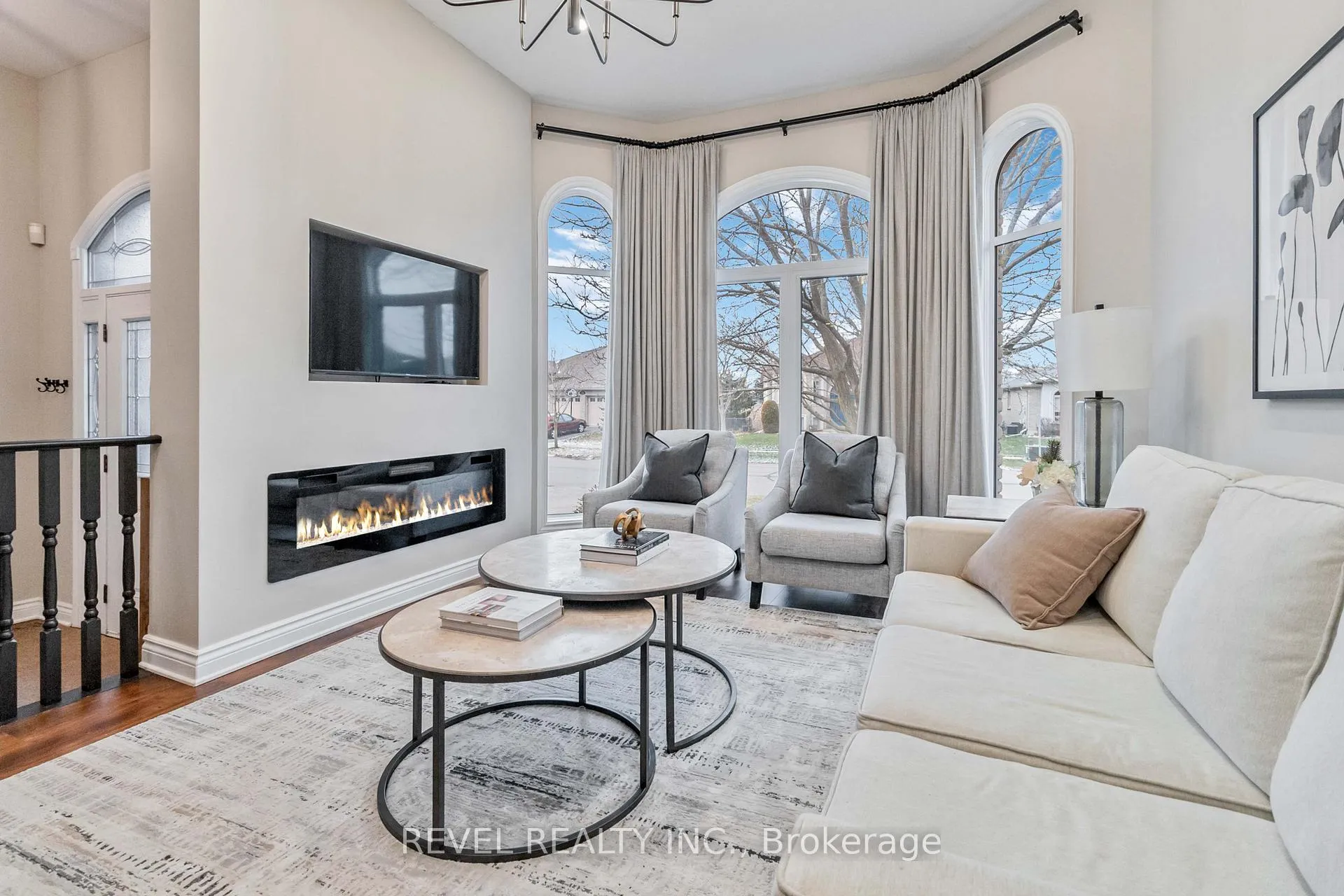 Photo 8 of 89 Court Drive, Brant, Paris — HOMEH