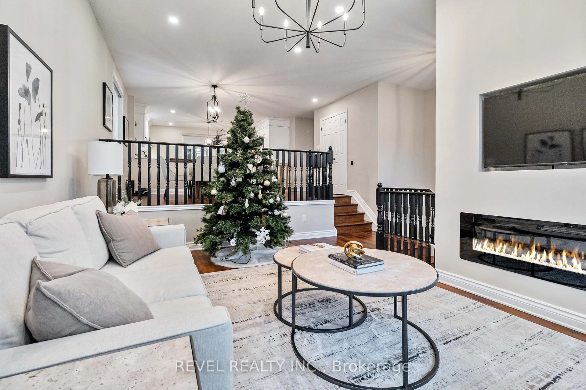 Photo 10 of 89 Court Drive, Brant, Paris — HOMEH