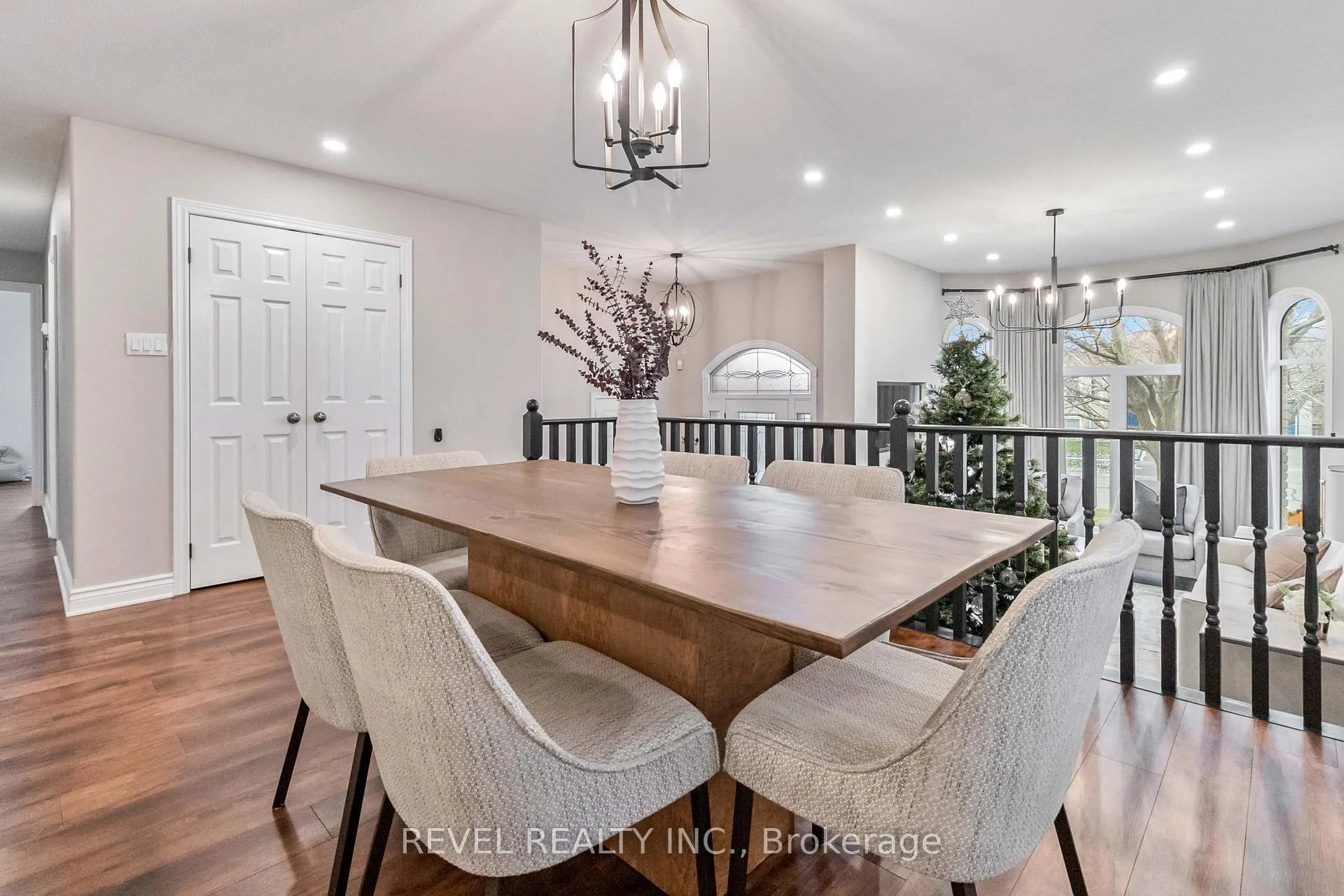 Photo 13 of 89 Court Drive, Brant, Paris — HOMEH