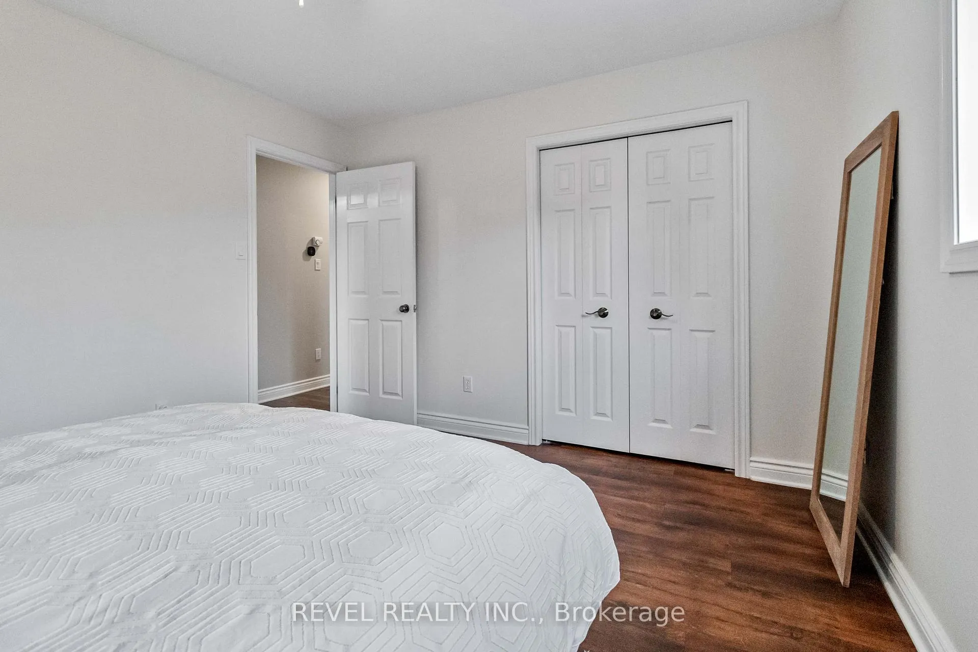 Photo 29 of 89 Court Drive, Brant, Paris — HOMEH