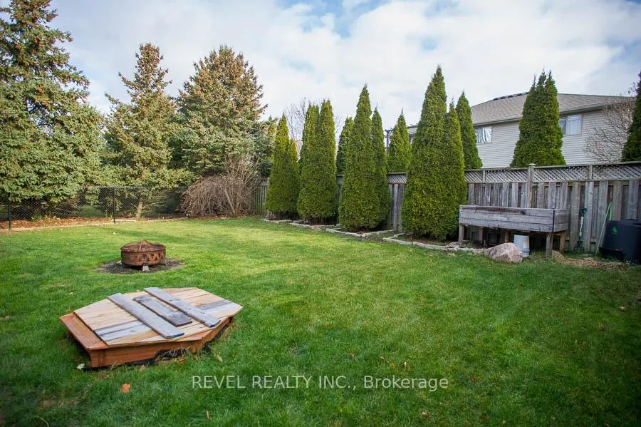 Photo 37 of 89 Court Drive, Brant, Paris — HOMEH
