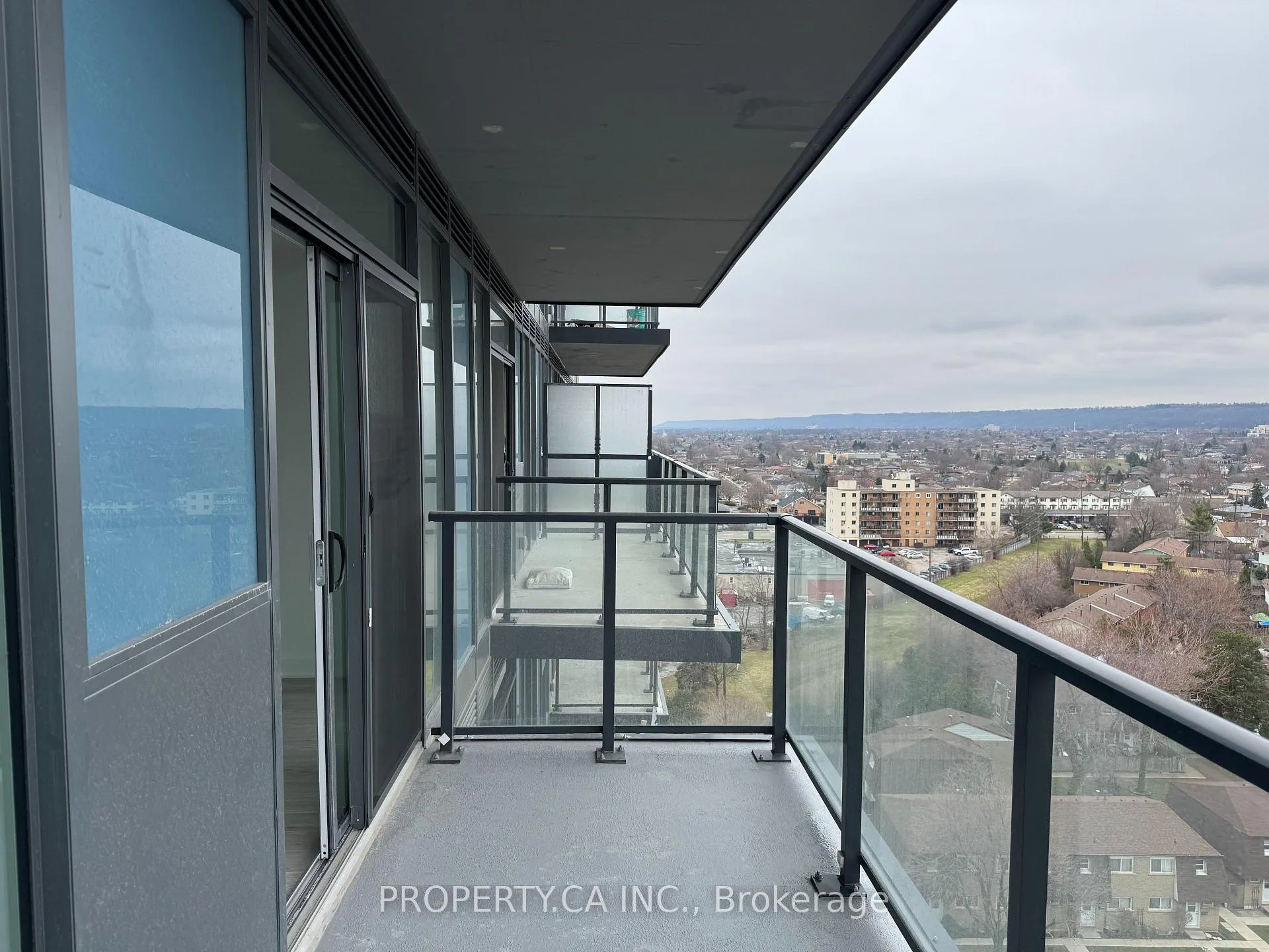 Photo 7 of Unit 1120, 2782 Barton Street E, Hamilton, Riverdale — HOMEH