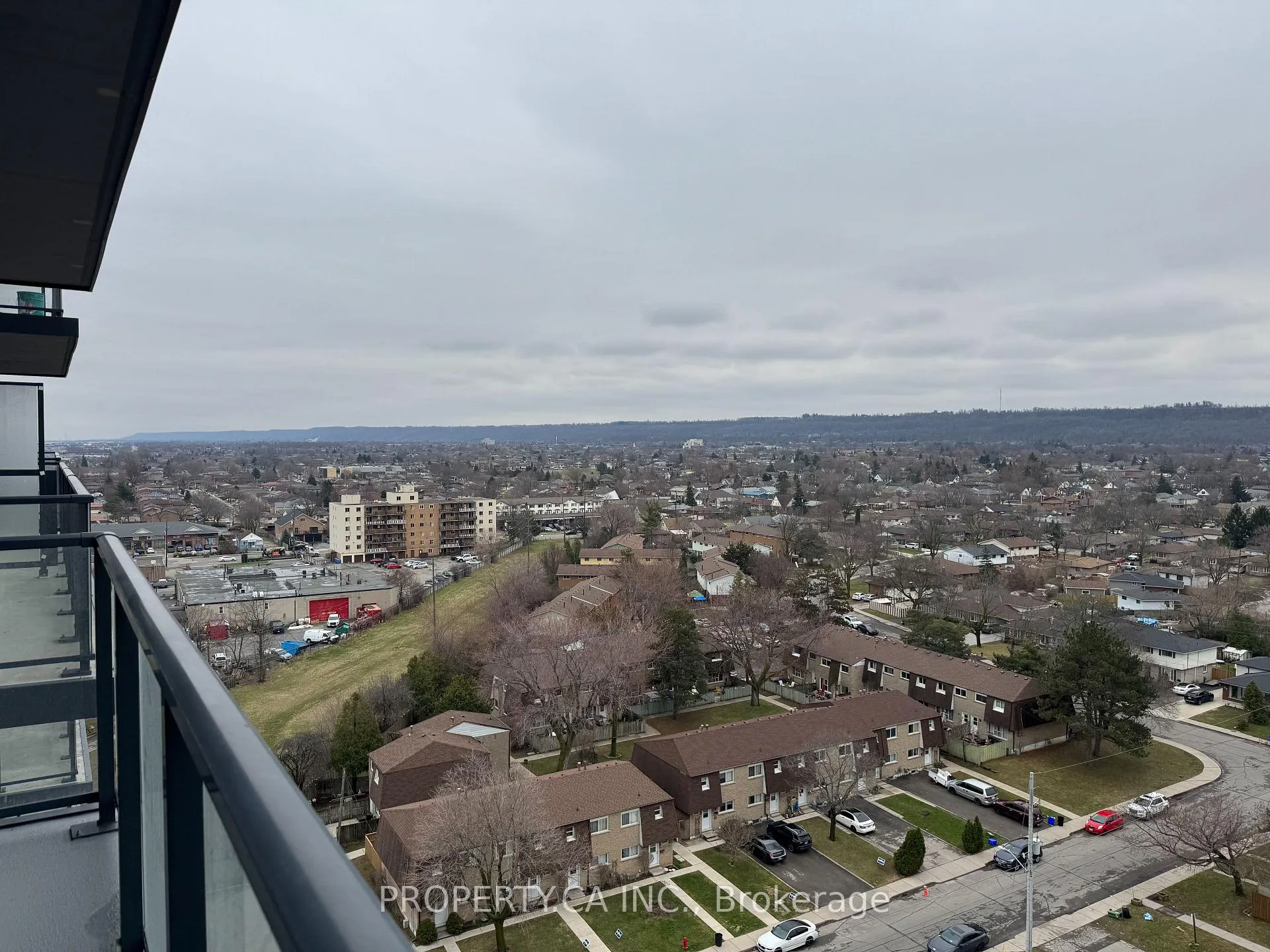 Photo 8 of Unit 1120, 2782 Barton Street E, Hamilton, Riverdale — HOMEH