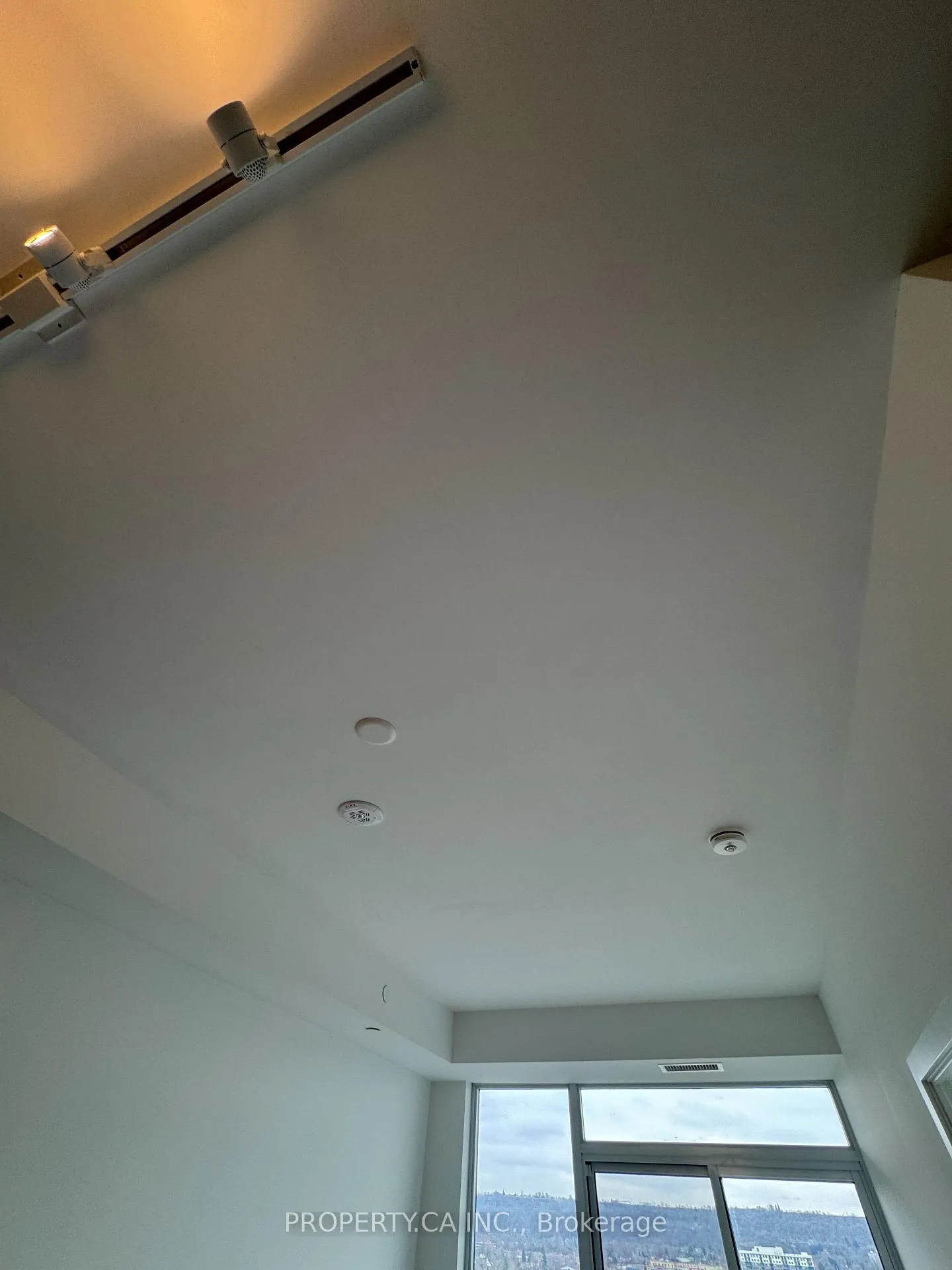 Photo 11 of Unit 1120, 2782 Barton Street E, Hamilton, Riverdale — HOMEH