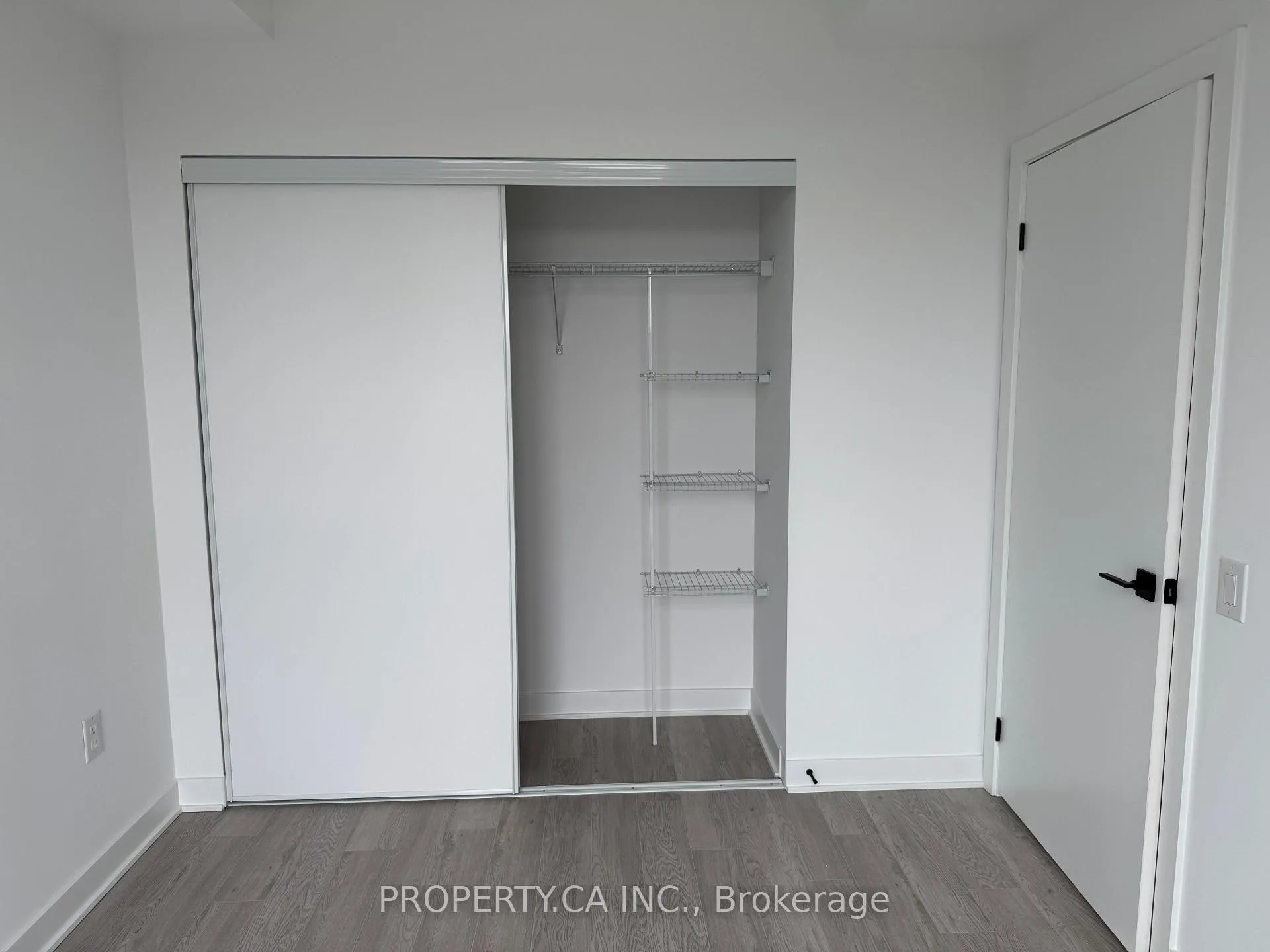 Photo 12 of Unit 1120, 2782 Barton Street E, Hamilton, Riverdale — HOMEH
