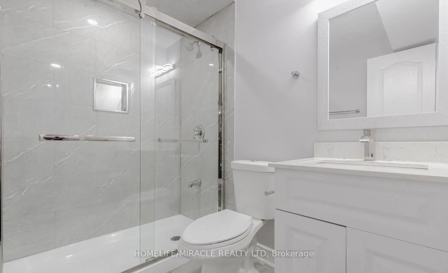 Photo 36 of 62 Elgin Drive, Brampton, Brampton South — HOMEH