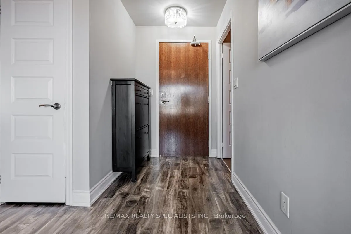Photo 3 of Unit 1403, 215 Queen Street E, Brampton, Queen Street Corridor — HOMEH