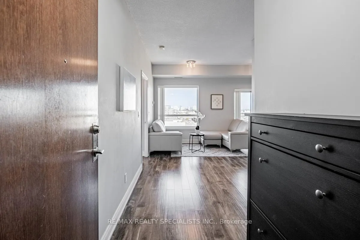 Photo 4 of Unit 1403, 215 Queen Street E, Brampton, Queen Street Corridor — HOMEH