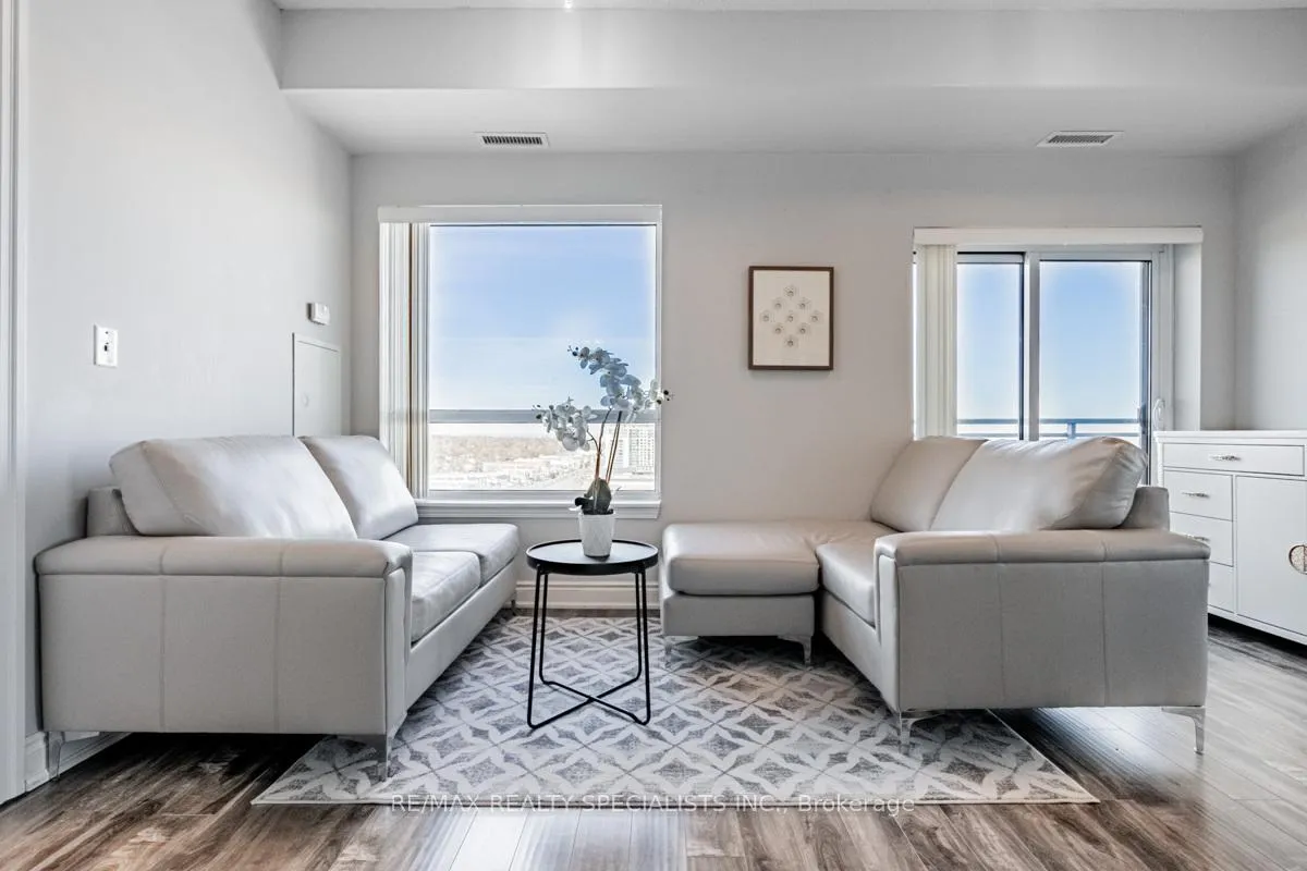 Photo 7 of Unit 1403, 215 Queen Street E, Brampton, Queen Street Corridor — HOMEH