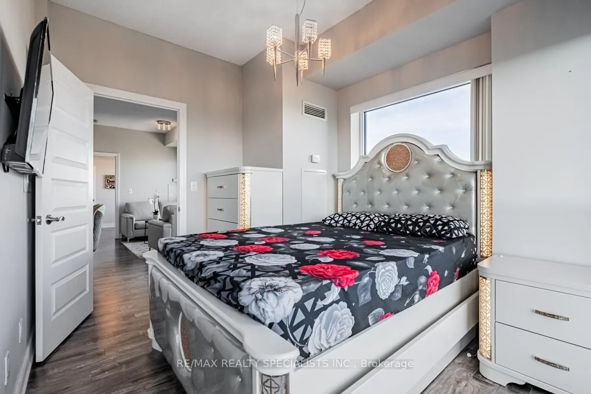 Photo 17 of Unit 1403, 215 Queen Street E, Brampton, Queen Street Corridor — HOMEH