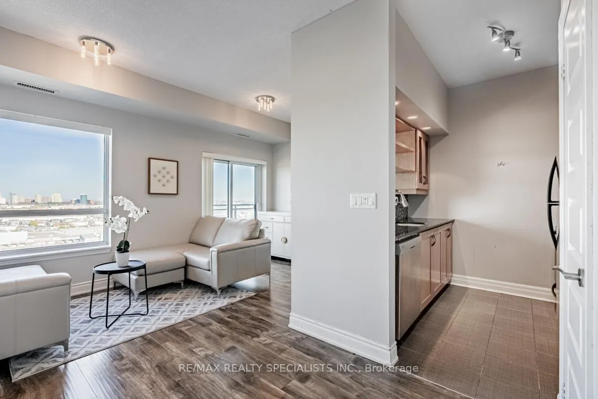 Photo 24 of Unit 1403, 215 Queen Street E, Brampton, Queen Street Corridor — HOMEH