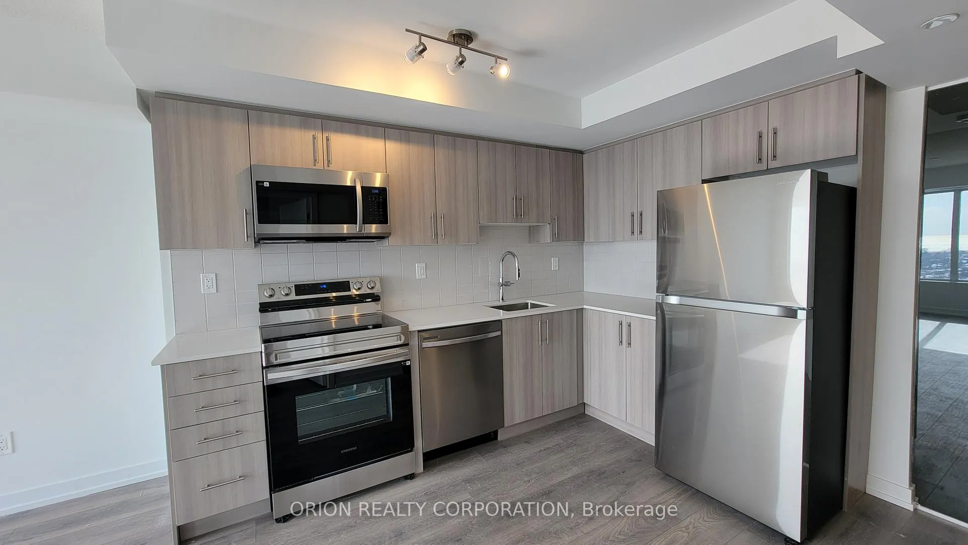 Photo 2 of Unit 2003, 1435 Celebration Drive, Pickering, Bay Ridges — HOMEH