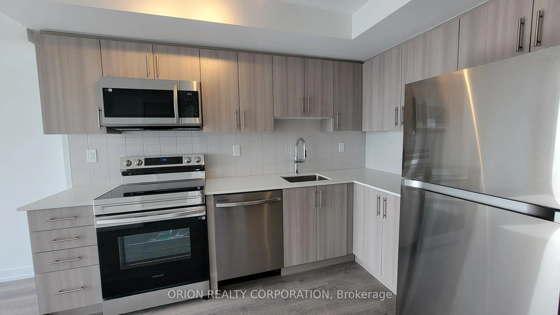 Photo 4 of Unit 2003, 1435 Celebration Drive, Pickering, Bay Ridges — HOMEH